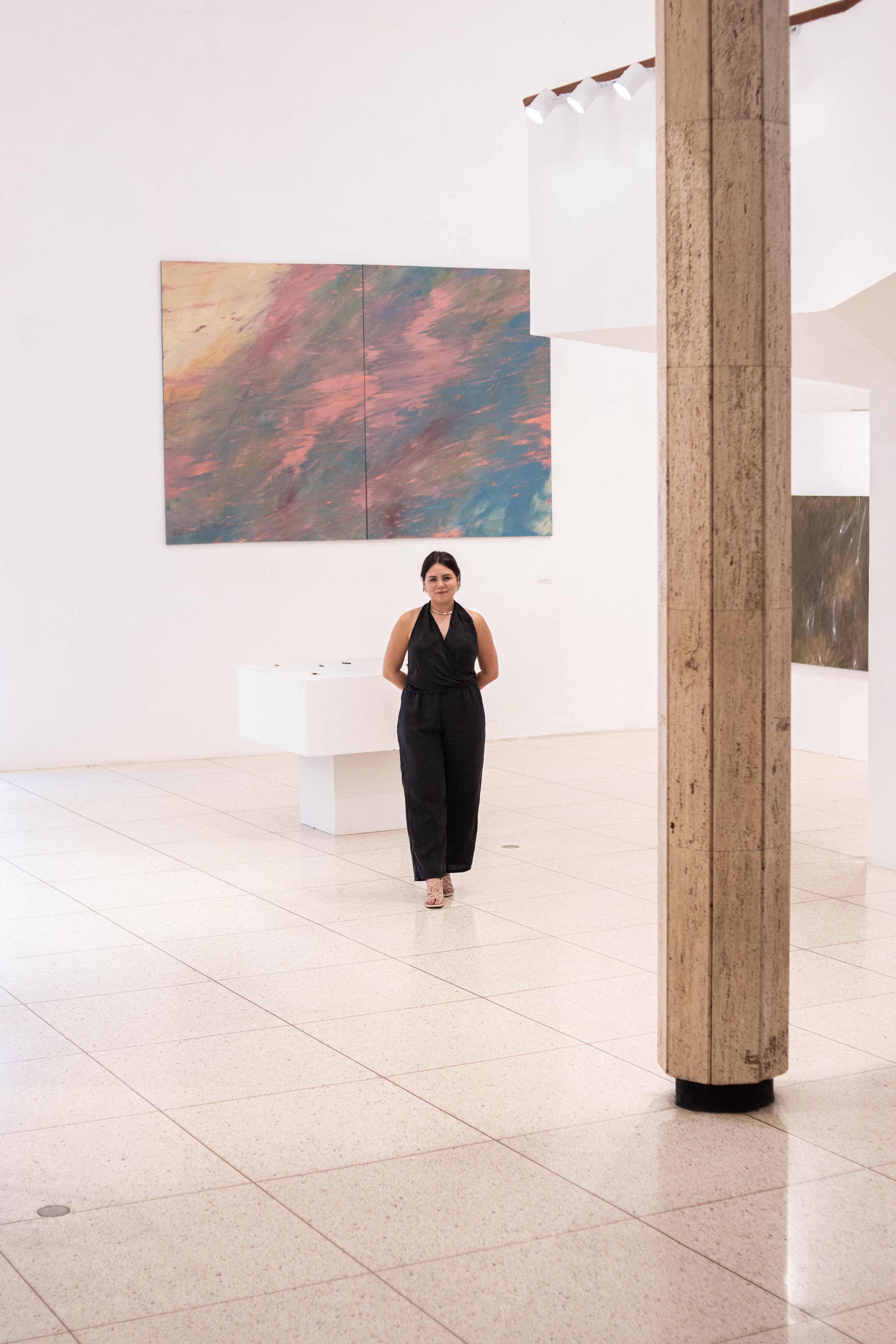 CBA Paula cabral muchacho buscando el presente 1.jpg