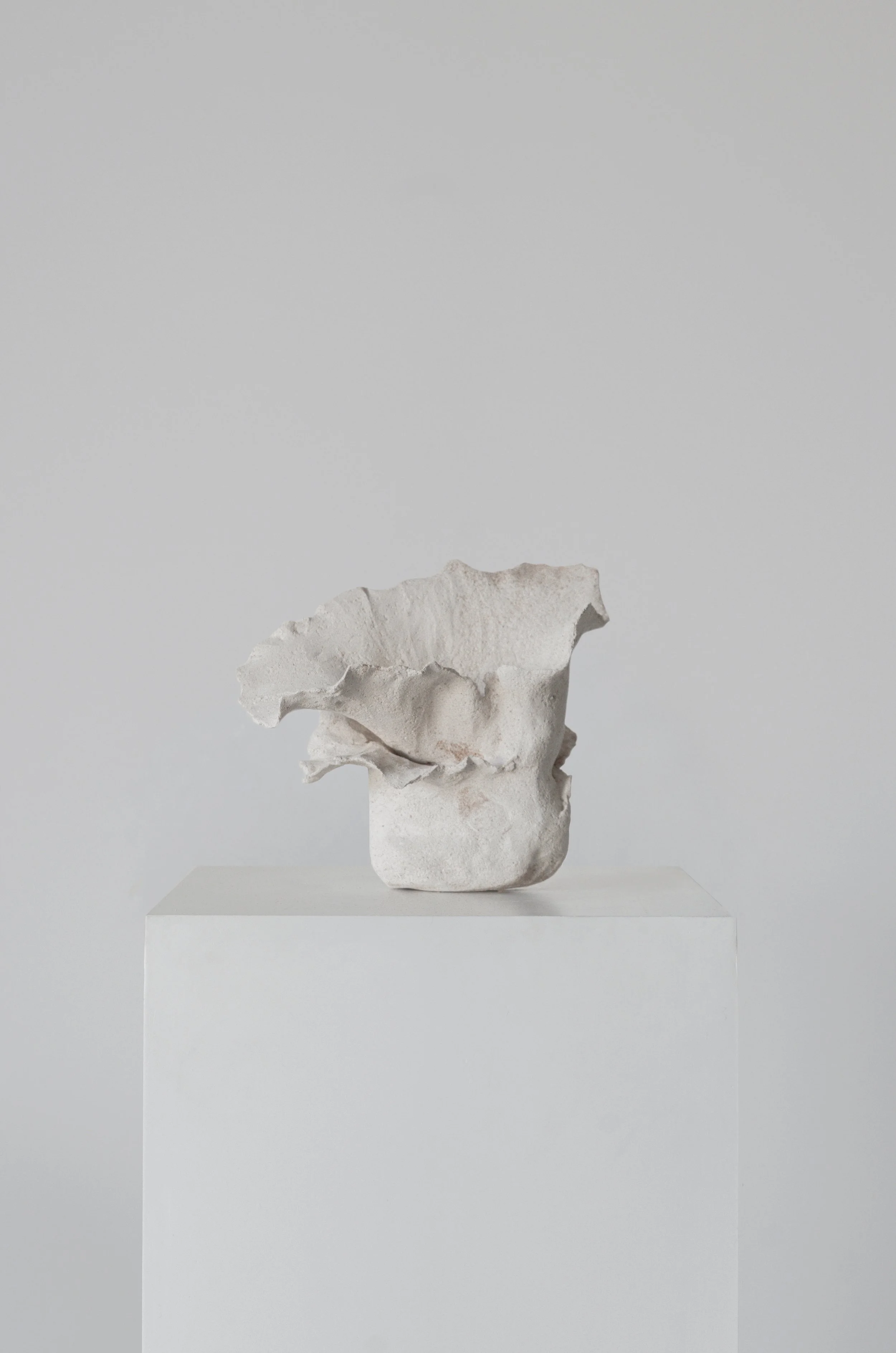 Antonela Aiassa // N. 15, 2025 // Sculpture in clay with enamel finish // 23 x 18 cm 
