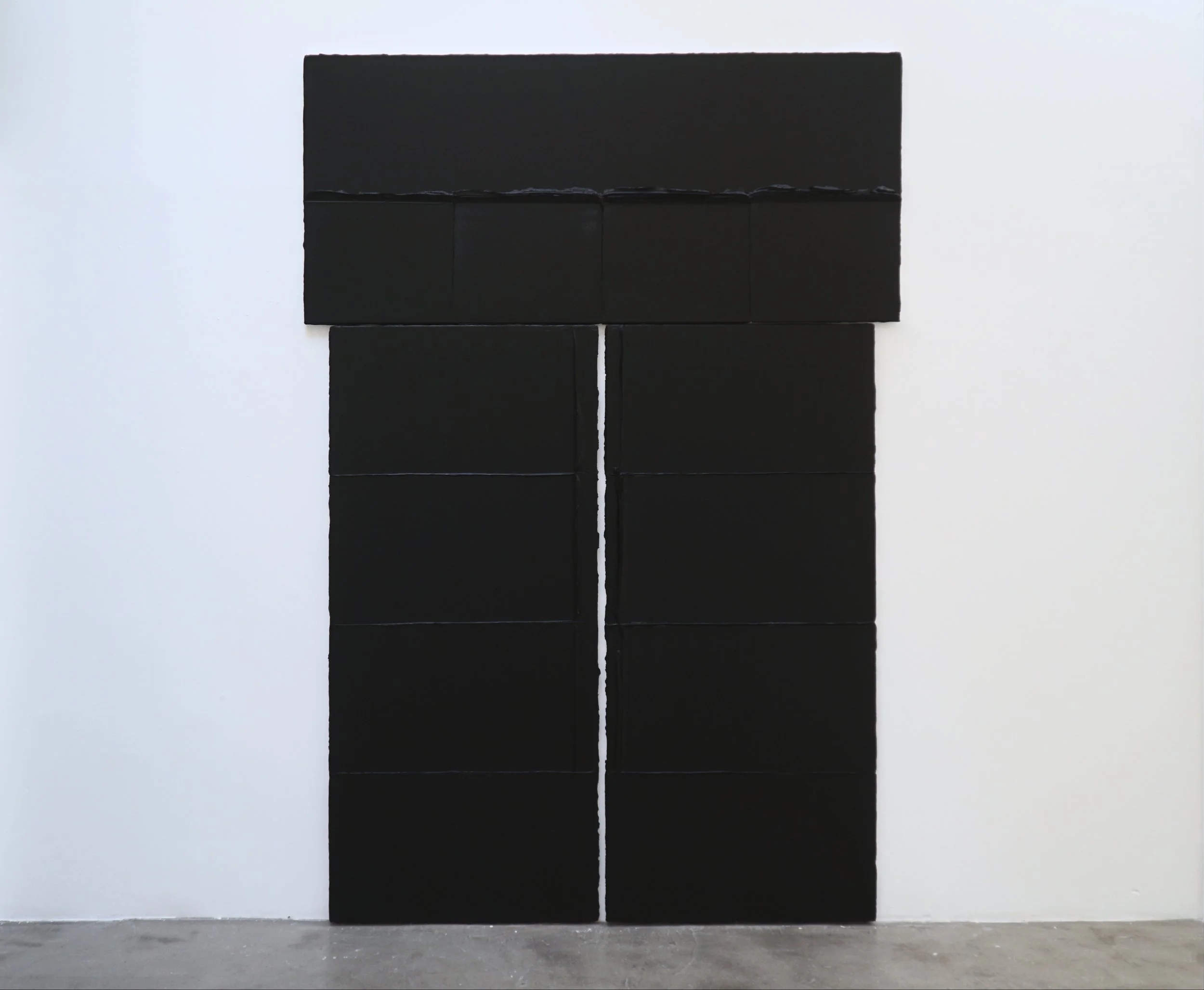 Intersticio, 2025 // Acrylic on canvas // 290 × 200 cm (polyptych)