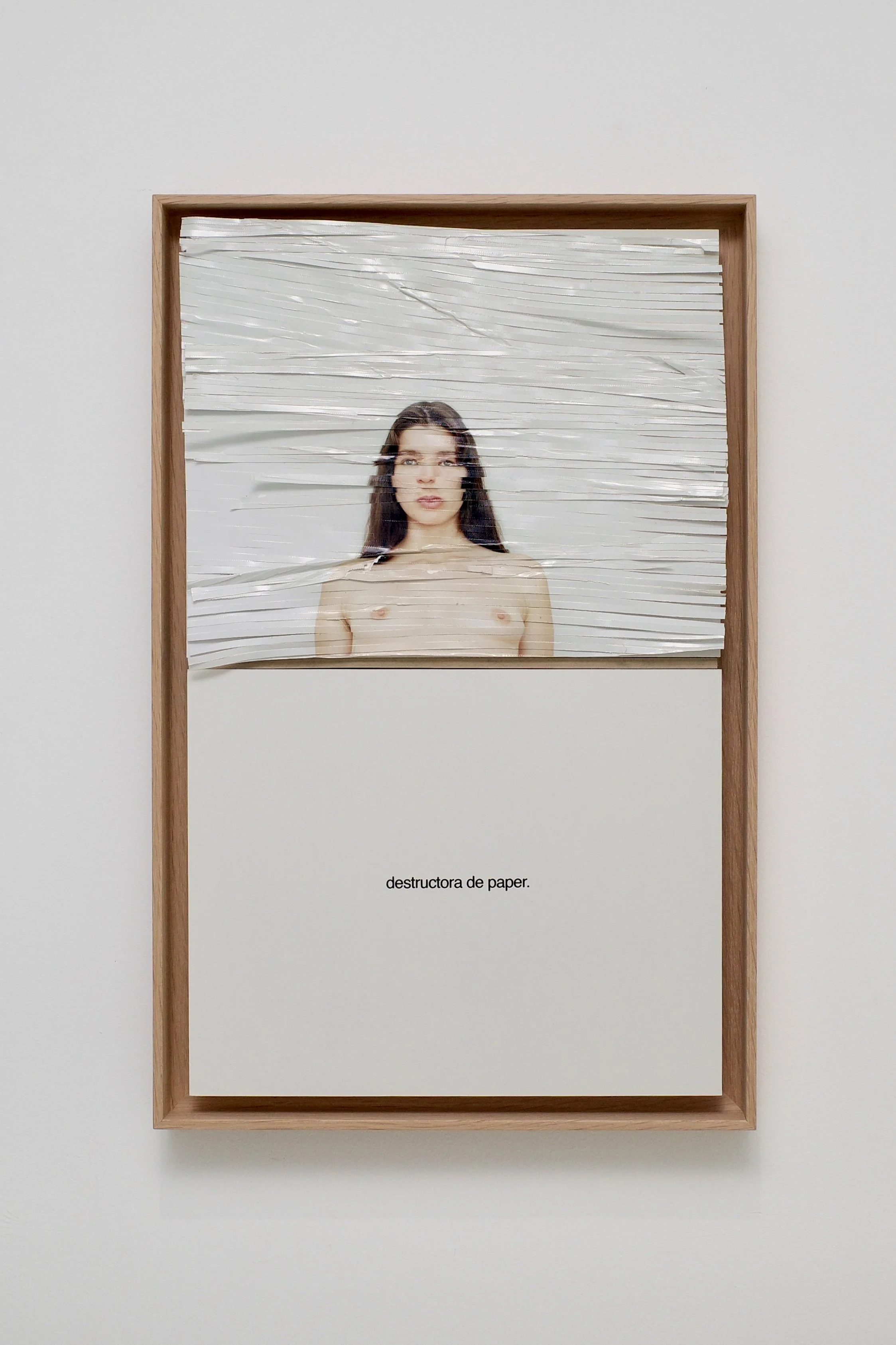 Object/Subject VI, 2026 // Hand printed photograph in Fujifilm DP II, text printed in Hahnemühle Photo RAG Pearl 320 gr // 31 x 47 cm, Edition 1/5