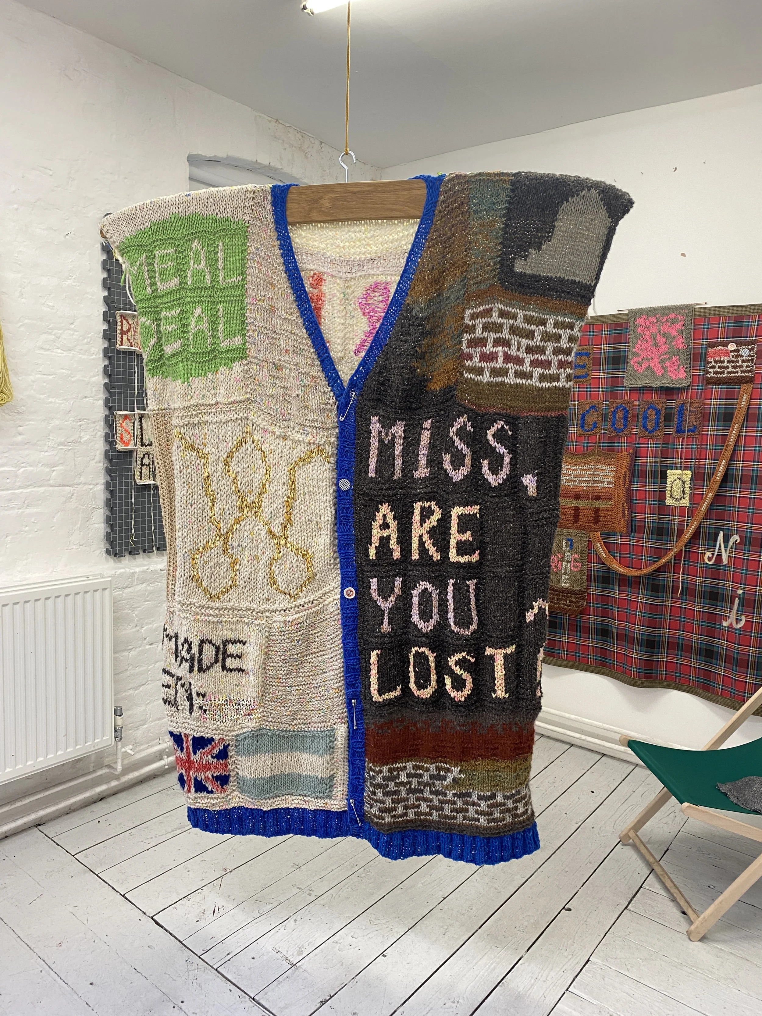 03. A coat for the winter. Lana y madera.JPG