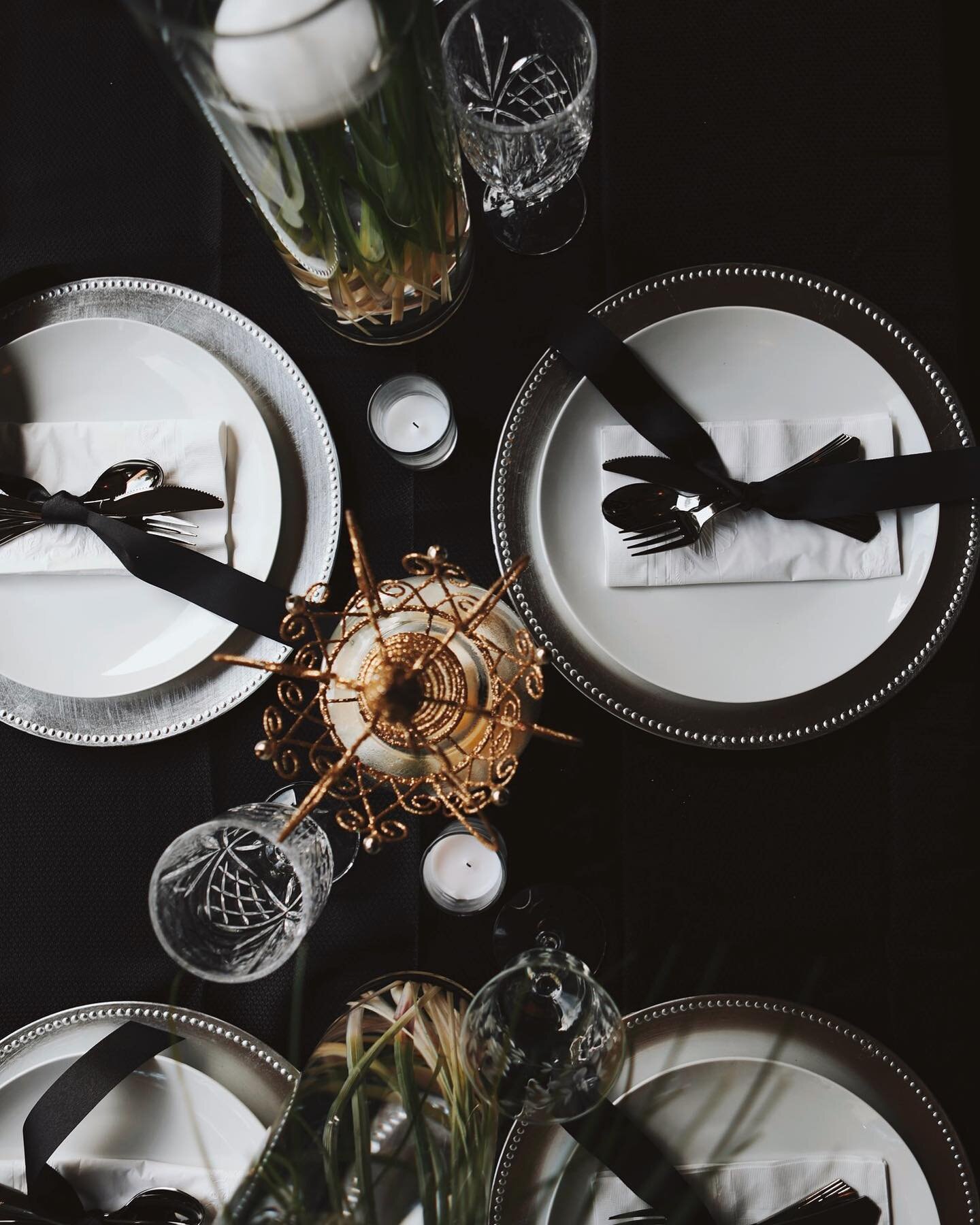 Throwback to this beautiful dinner set up shot by the very talented @jtaylorstudios. We&rsquo;ll be sharing the shots from this dinner on @roses.rnt.red today! We&rsquo;re also introducing our #DinnerParty services in collaboration with @lo.and.rosie