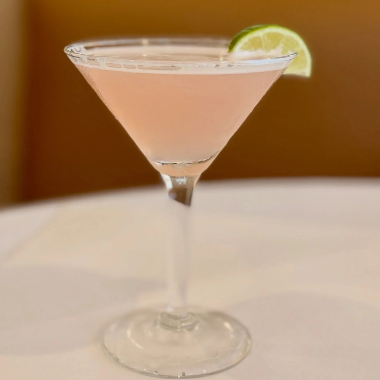 What cocktails we're ordering during our ✨all day✨ happy hour Mondays. Which is your favorite?! 
🥂🍸🥃
.
.
#happyhour #hobesoundflorida #discovermartin