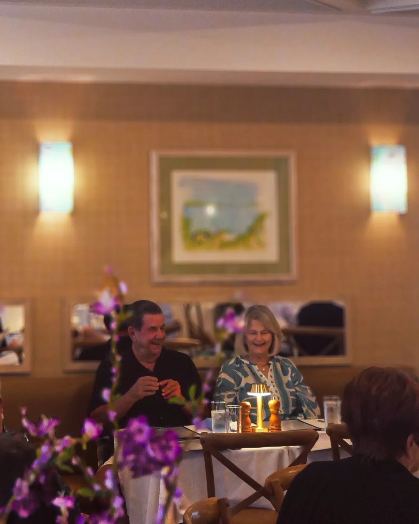 Cozy sunset dinners are best enjoyed in our indoor dining room🍷
Enjoy our Dinner served nightly from 4-9pm✨
.
.
#cozynights #datenight #bistro