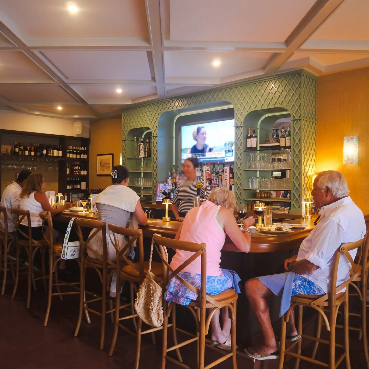 Fridays at the bar just hit different. ✨
Good drinks, familiar faces, and the kind of atmosphere you want to linger in a little longer. Join us at Citron and ease into the weekend with us. 🍸

 #FridayNight #HobeSound  #CoastalDining