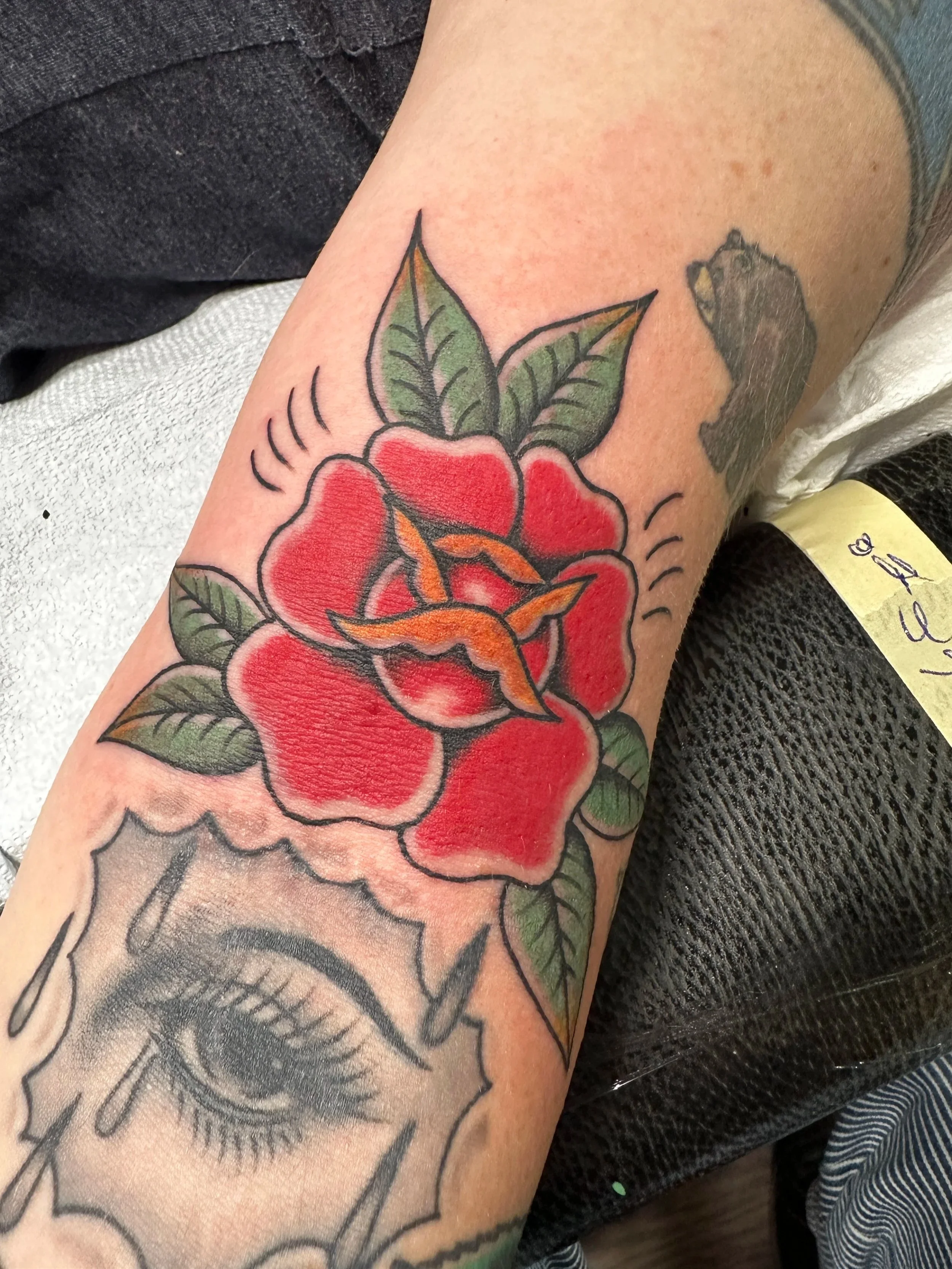 Classic traditional rose for my dorky client. He wanted something pretty so we made it happen. 10/10 spicy zone. I wasn’t happy to hurt him but he got over it