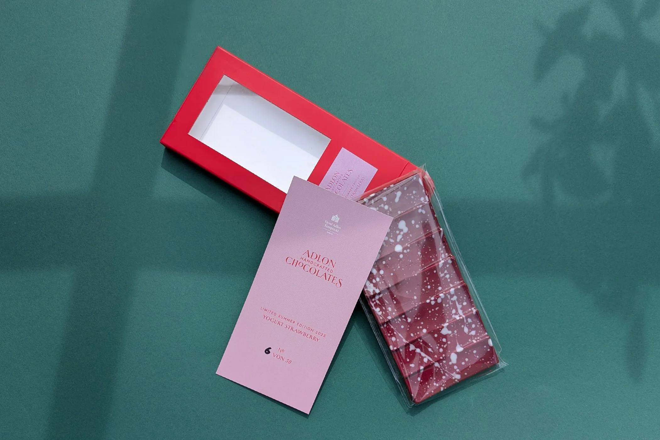 Adlon_Cocolates_Summer2025_Gruen_Zertifikat_front.jpg