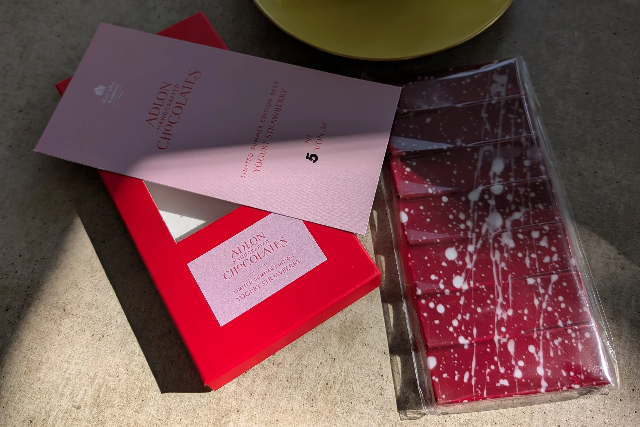 Adlon_Cocolates_Summer2025_Beton_Zertifikat_front.jpg