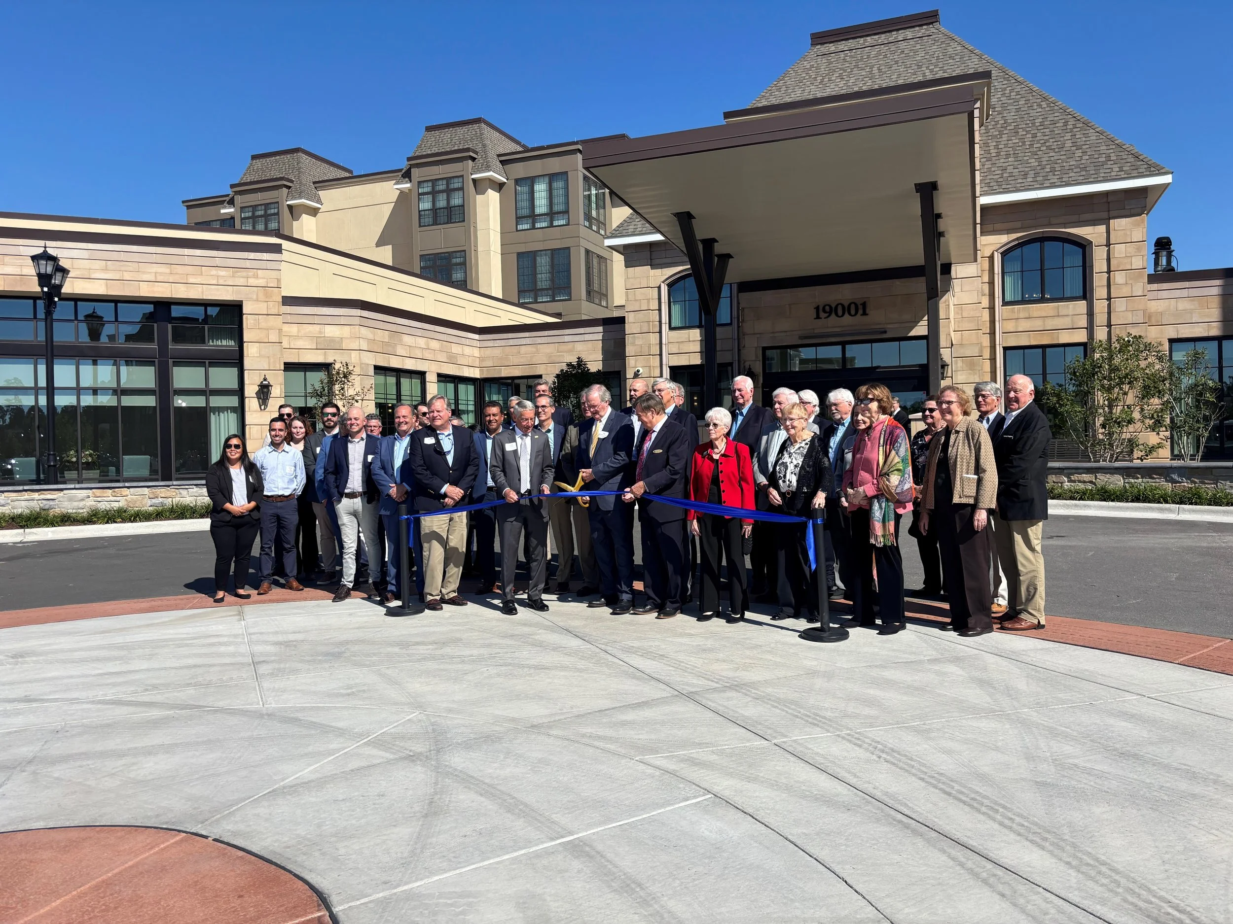 highvierw ribbon cutting.jpg