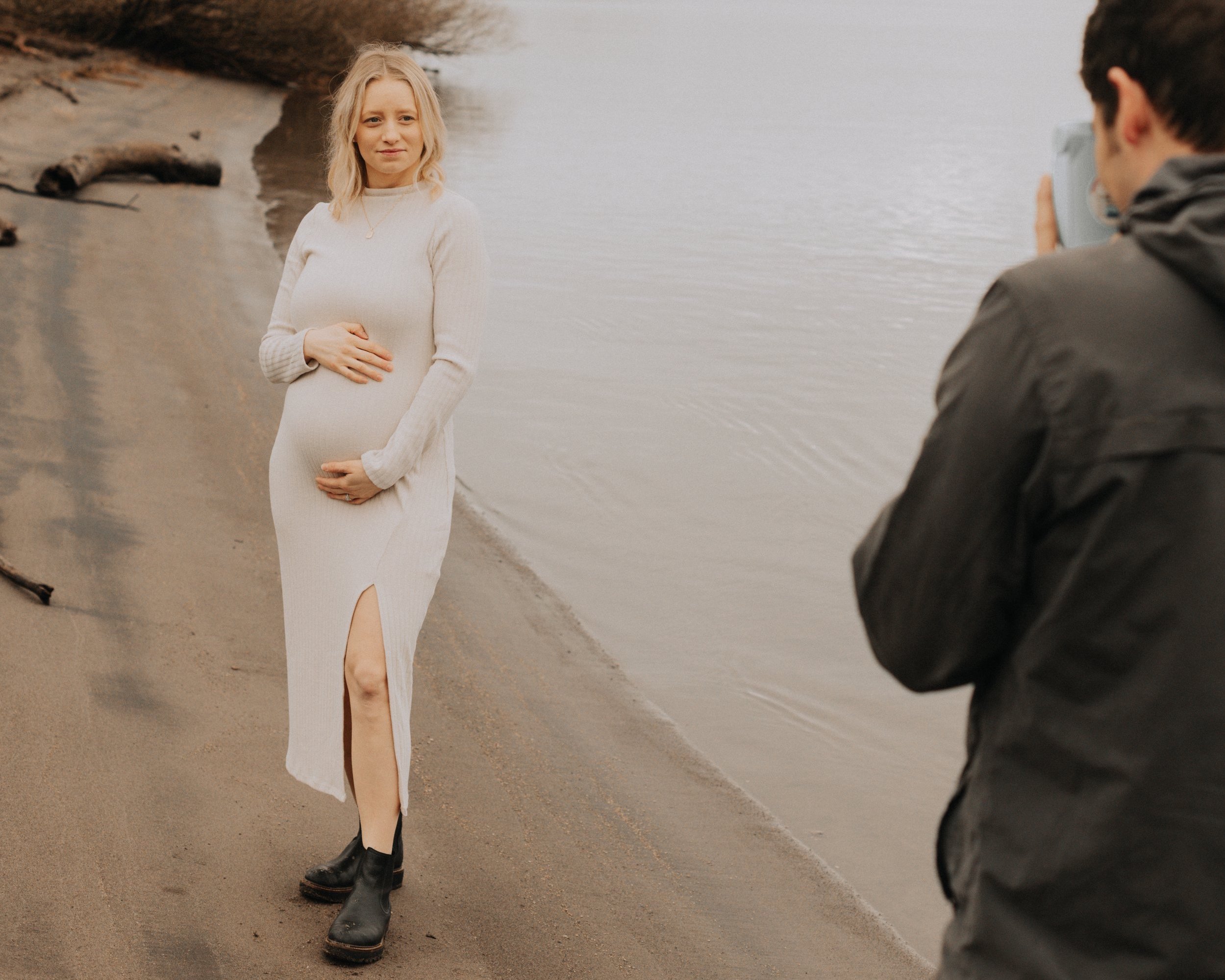 charlesfamily-moody-beach-maternity-053.jpg