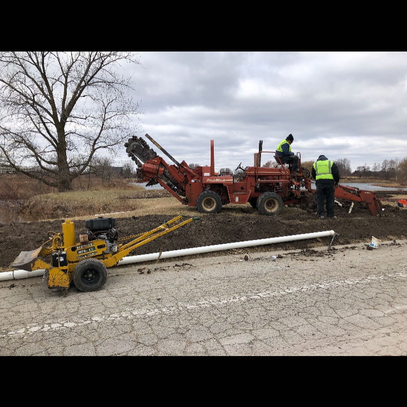 Early Season at Chicago Botanic Gardens 
#chicagobotanicgarden #earlyseason #installation #irrigation #landscape #commercial #ditchwitch #vermeer #trenching #chicago #illinois