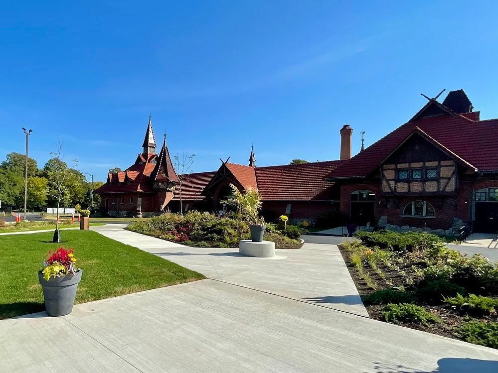 Earlier&nbsp;this month, The National Museum of Puerto Rican Arts &amp; Culture opened its outdoor educational space. This area is home to a sculpture garden and the beautiful mosaic&nbsp;mural &ldquo;El Llamado&rdquo; (The Call). The colorfully deta