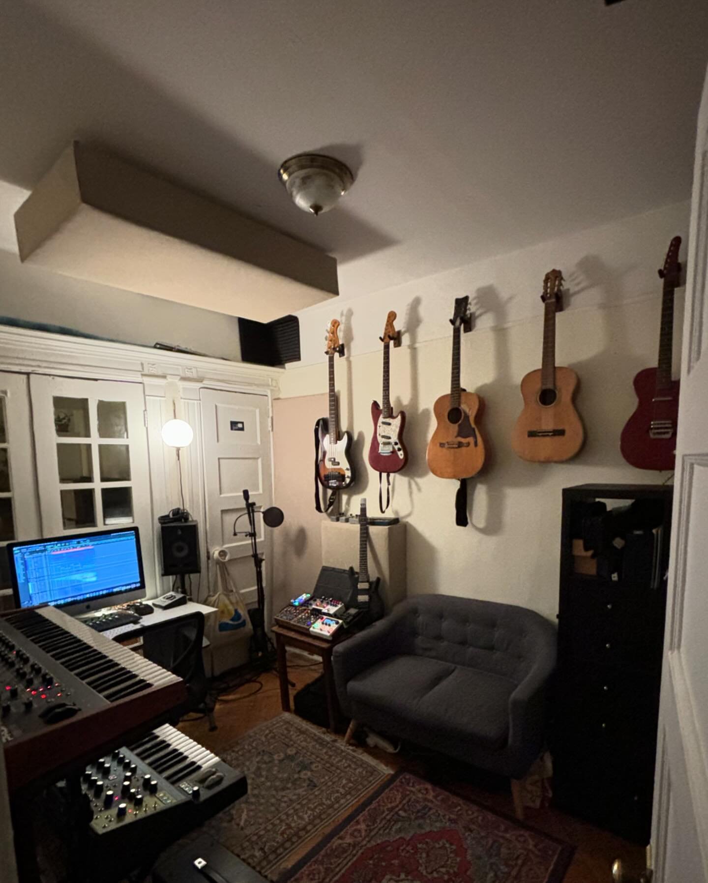 hi my studio doesn&rsquo;t have a name but some people call it &ldquo;figure nate recording&rdquo; or &ldquo;the st&uuml;&rdquo; or &ldquo;nate&rsquo;s little zone&rdquo; or &ldquo;paul thomas jamderson&rdquo; or &ldquo;home of the hits&rdquo; or &ld