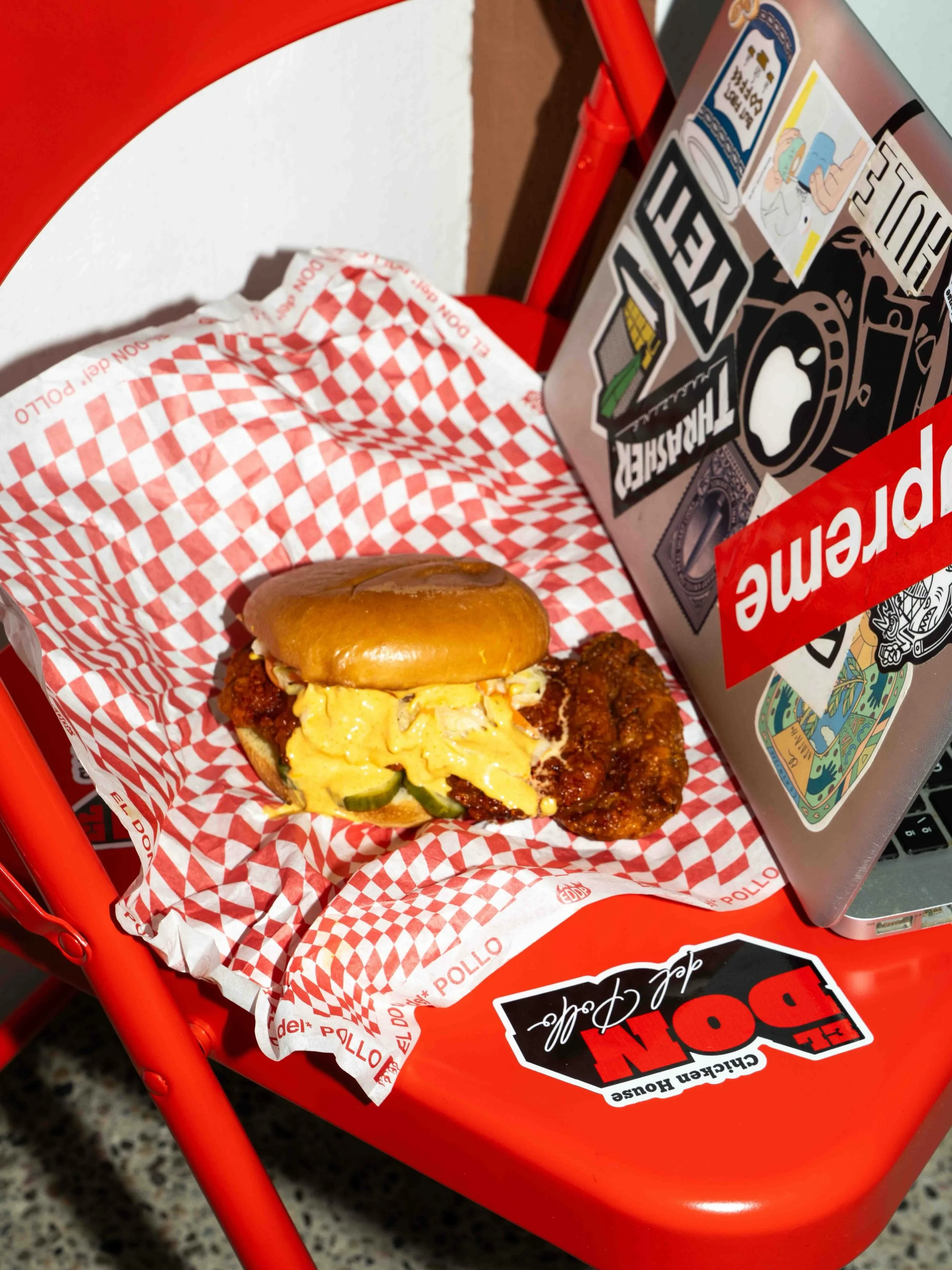 Job well DOOOON! 

We are back with the hot chicken 🍗

#fryitnice #jobwelldon #eldondelpollo