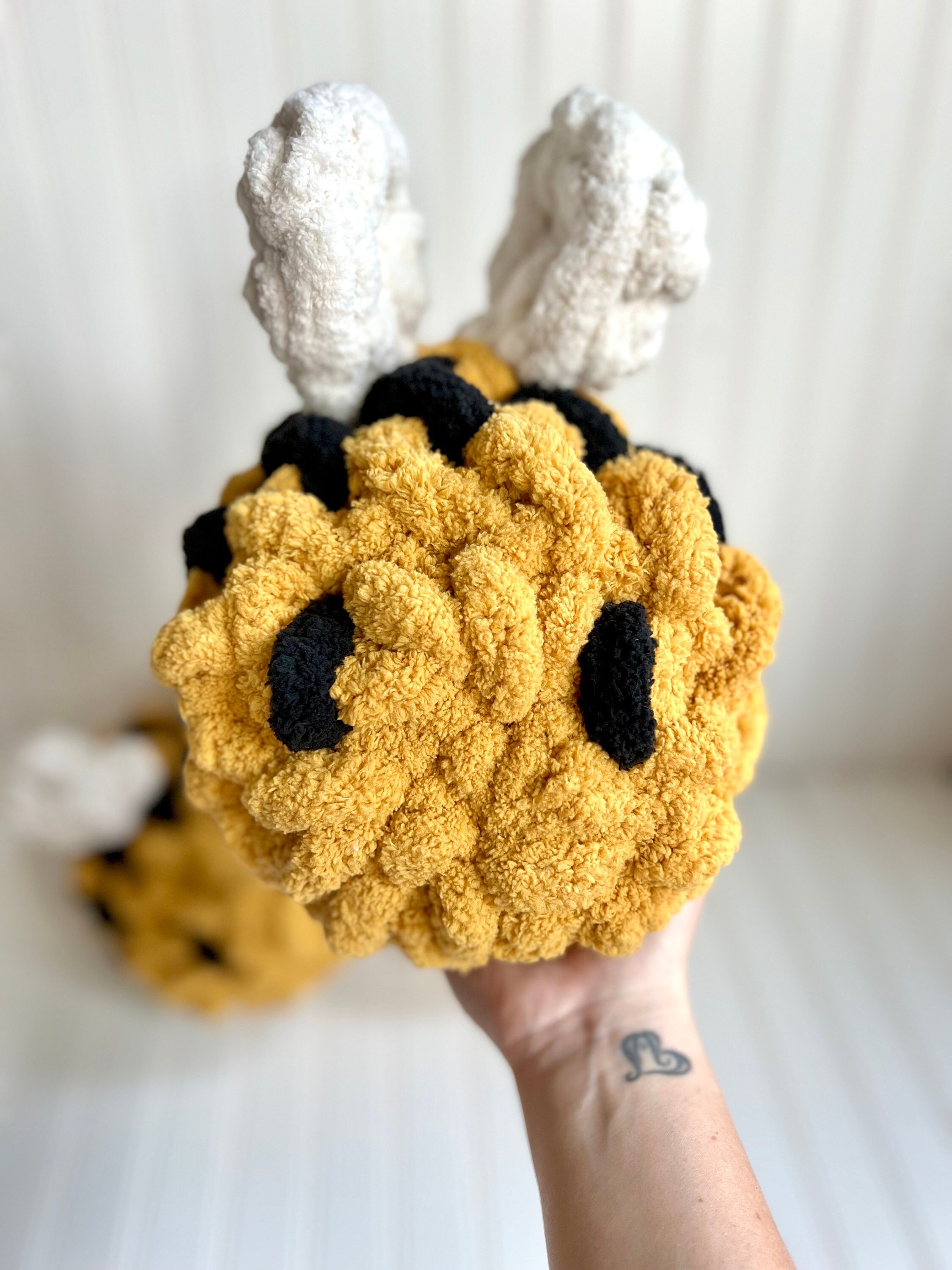 https://i.etsystatic.com/36337072/r/il/d90383/5806740344/il_fullxfull.5806740344_bzzo.jpg