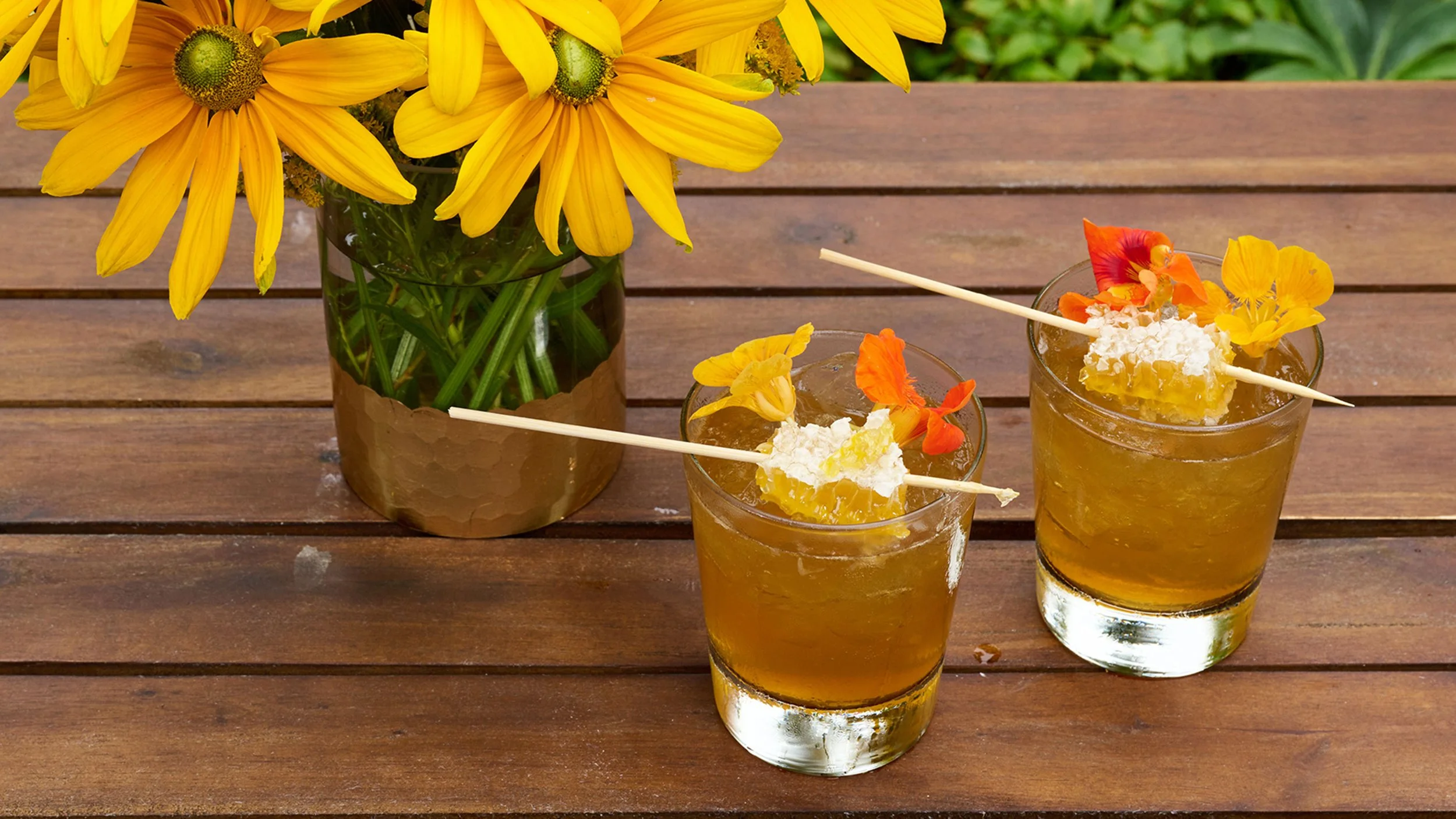 Honeycomb Cocktail #FlowerCocktailHour