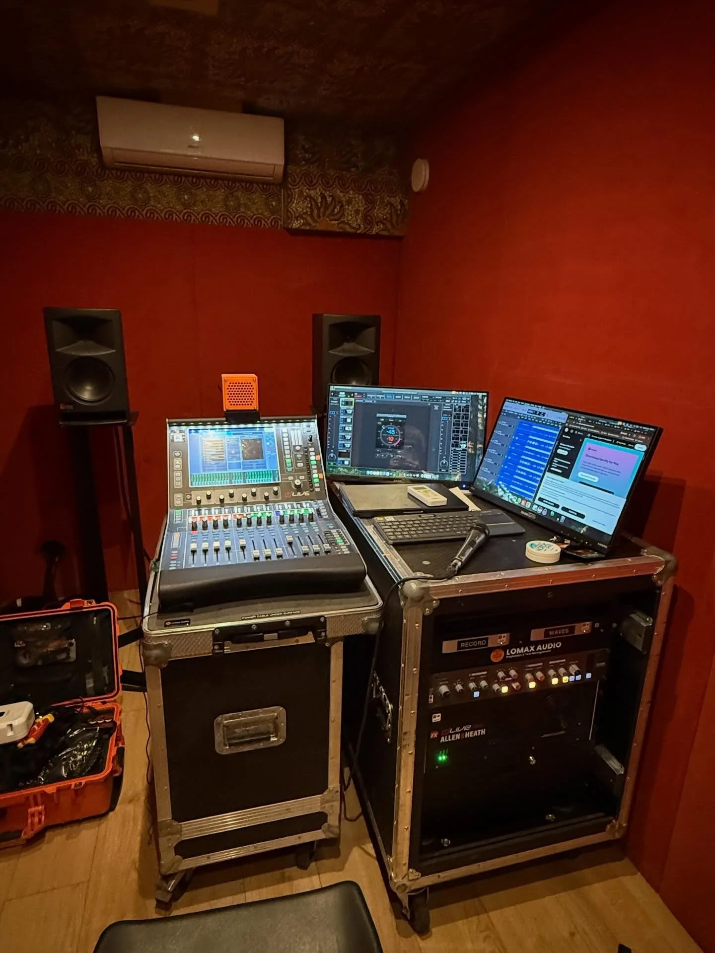 VOIL&Agrave; Summer 2026
Allen &amp; Heath C1500
DM48 
Waves Performer
Line system 
Mic package
Built to integrate with the bands owned RF Package.