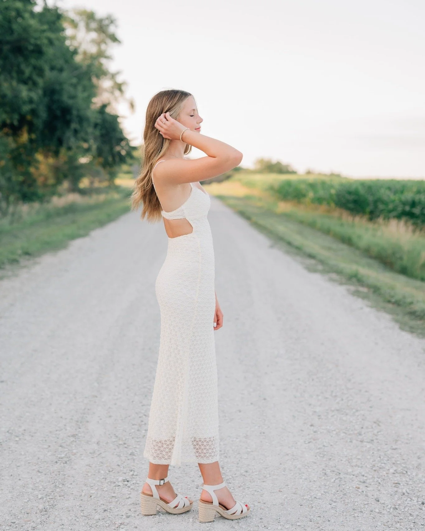 What you get when you book your senior session with me:
✨ A fully planned session
✨ 26 page style/session guide
✨ Confidence-boosting guidance
✨ AND your full gallery (no choosing favorites).

#SeniorPictures 
#SeniorSessionFun
#IowaSeniorPhotographe