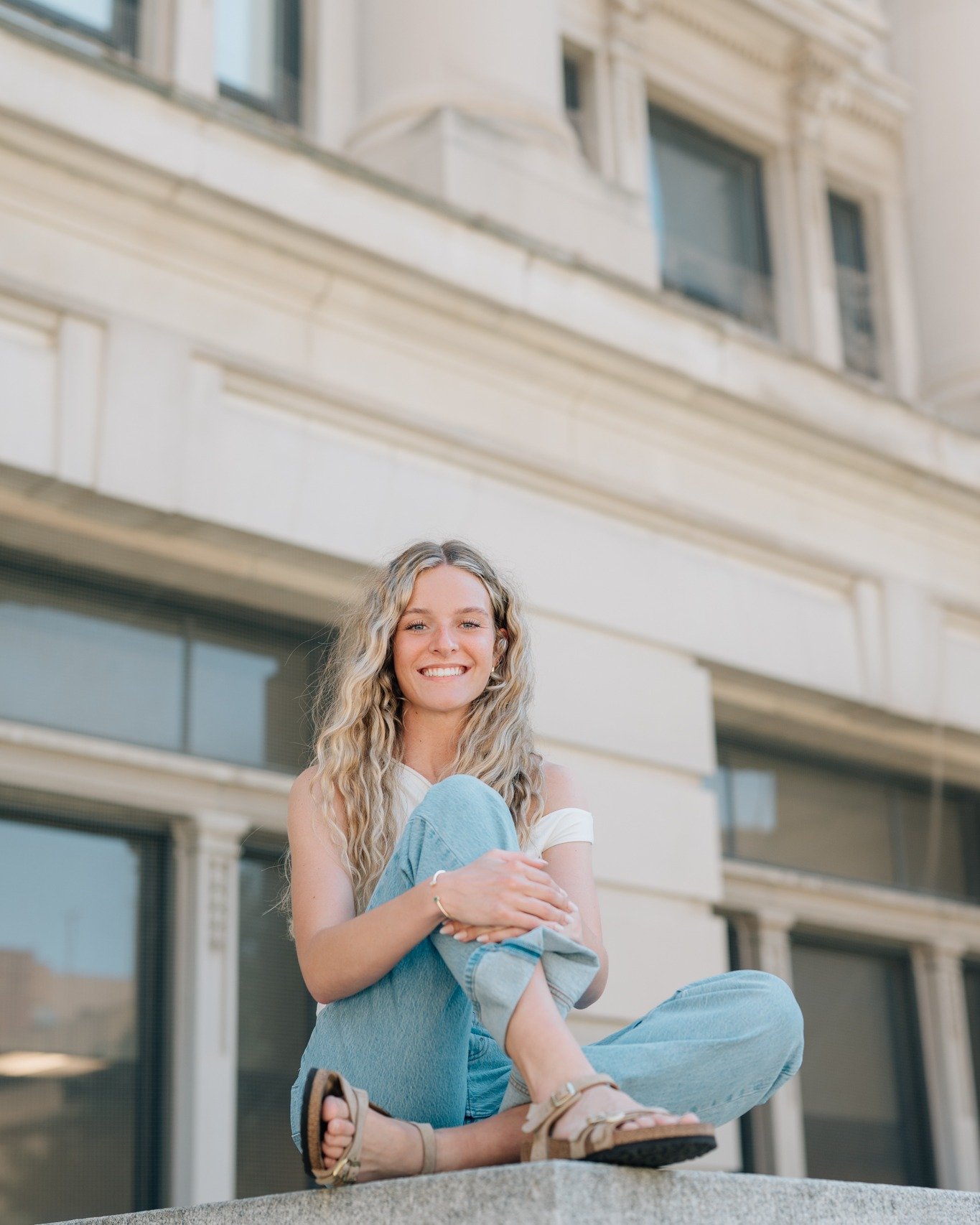 You show up excited... I handle the rest ✨

The planning.
The flow.
The nerves.
The &lsquo;what do I do with my hands?&rsquo;

I've got you!

Senior sessions should feel fun, not overwhelming, and I&rsquo;ve built my entire process around that.

Clas