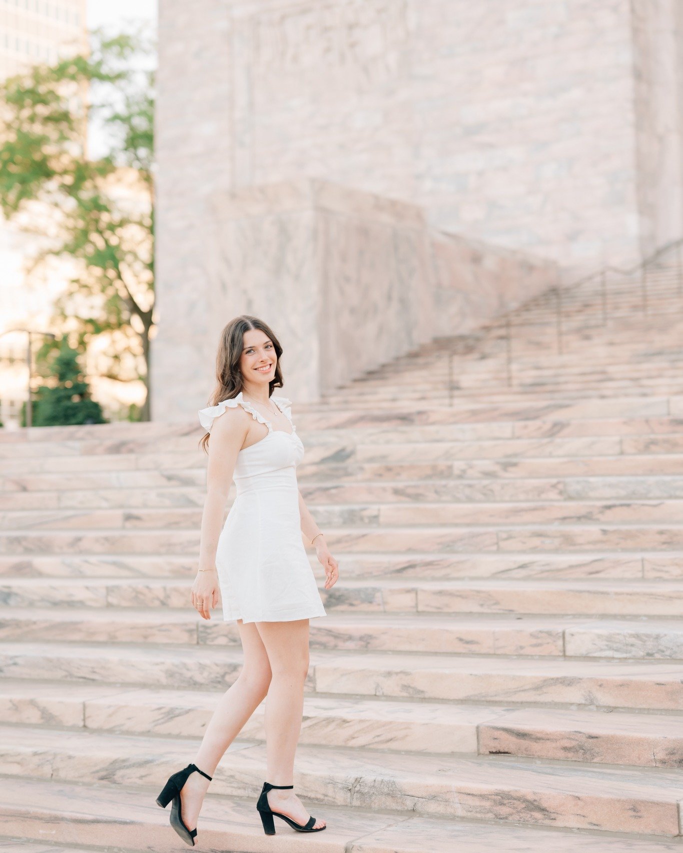 Senior year, but make it iconic 🤍

#SeniorPictures 
#SeniorSessionFun
#IowaSeniorPhotographer 
#NebraskaSeniorPhotographer 
#ClassOf2026
#SeniorPortraitInspo
 #MidwestSeniorPhotographer
#OmahaSeniorPhotographer
#ClairePetersenPhotography

Iowa Senio