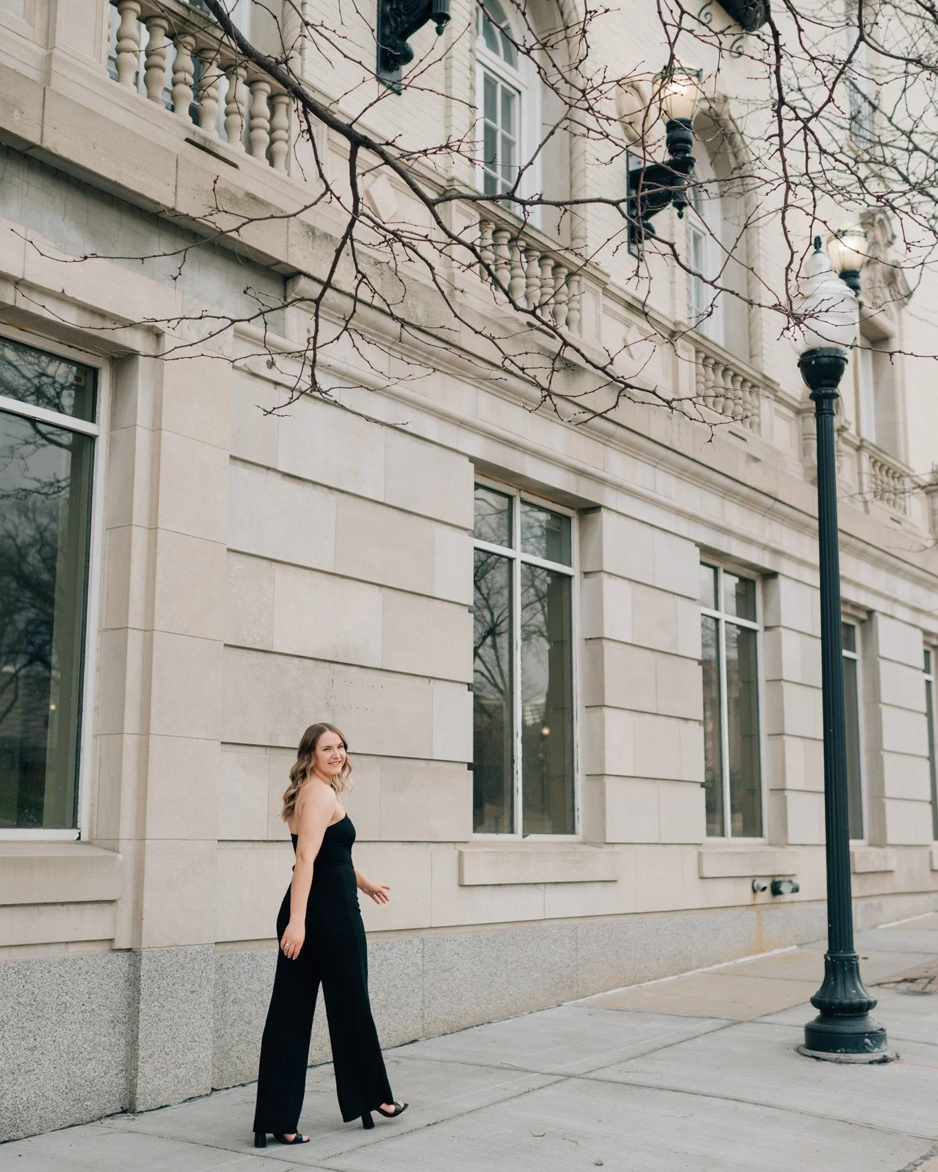 Happy Friday-eve✨ walking into the weekend like you've got nowhere to be but looking this good

Iowa Senior Photographer | Nebraska Senior Photographer | Omaha Senior Photographer | Senior Photo Inspo | Claire Petersen Photography | Senior Style Guid