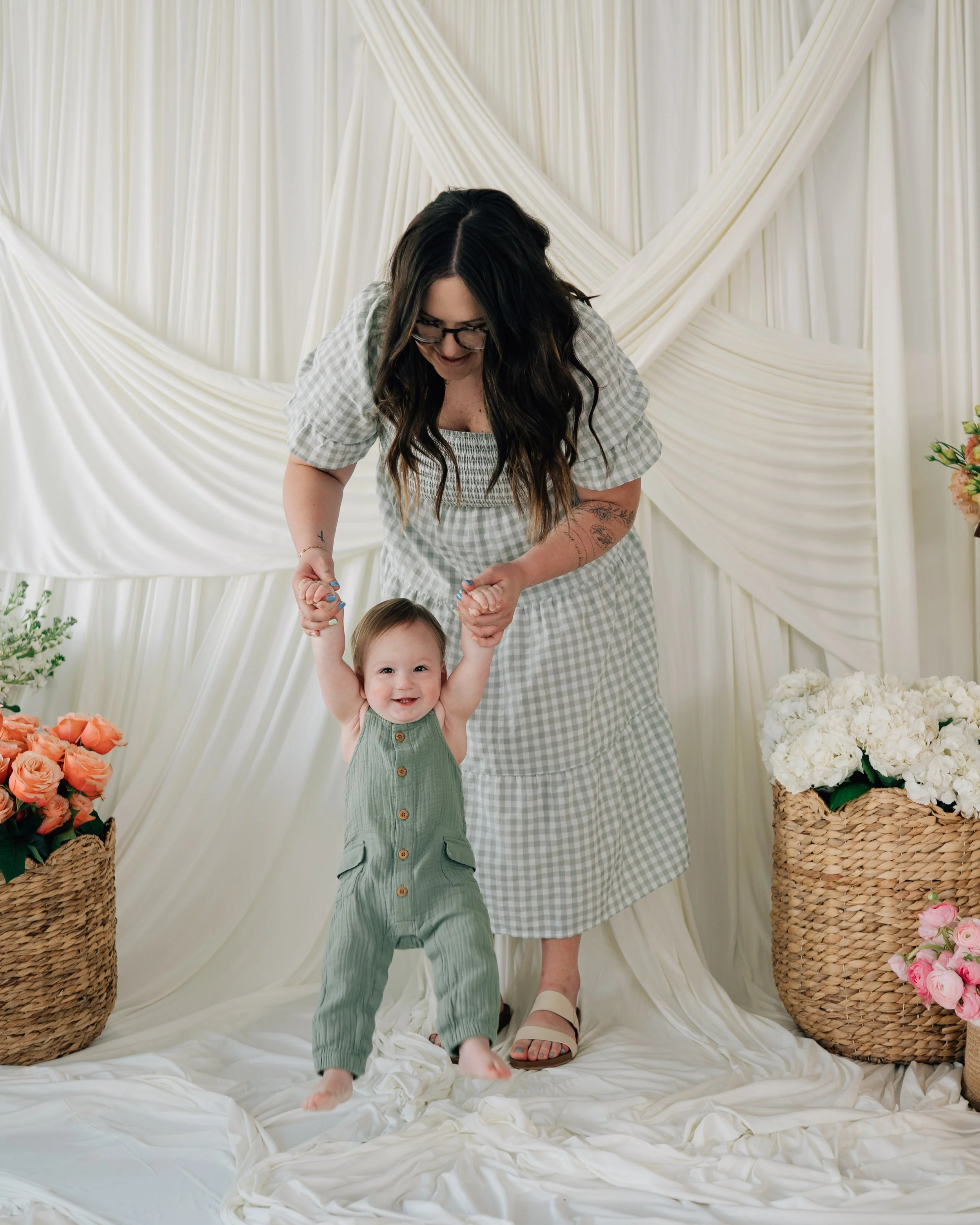Motherhood Mini Sessions | Celebrating the Beauty of Being Mom
