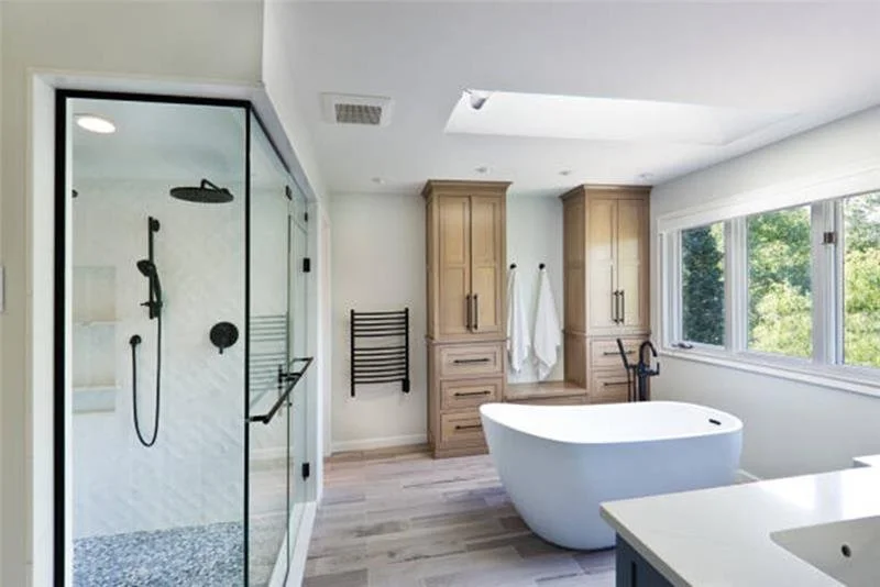 Seattle Bathroom Remodel Contractor Guide: Choosing Materials, Layouts, and Fixtures