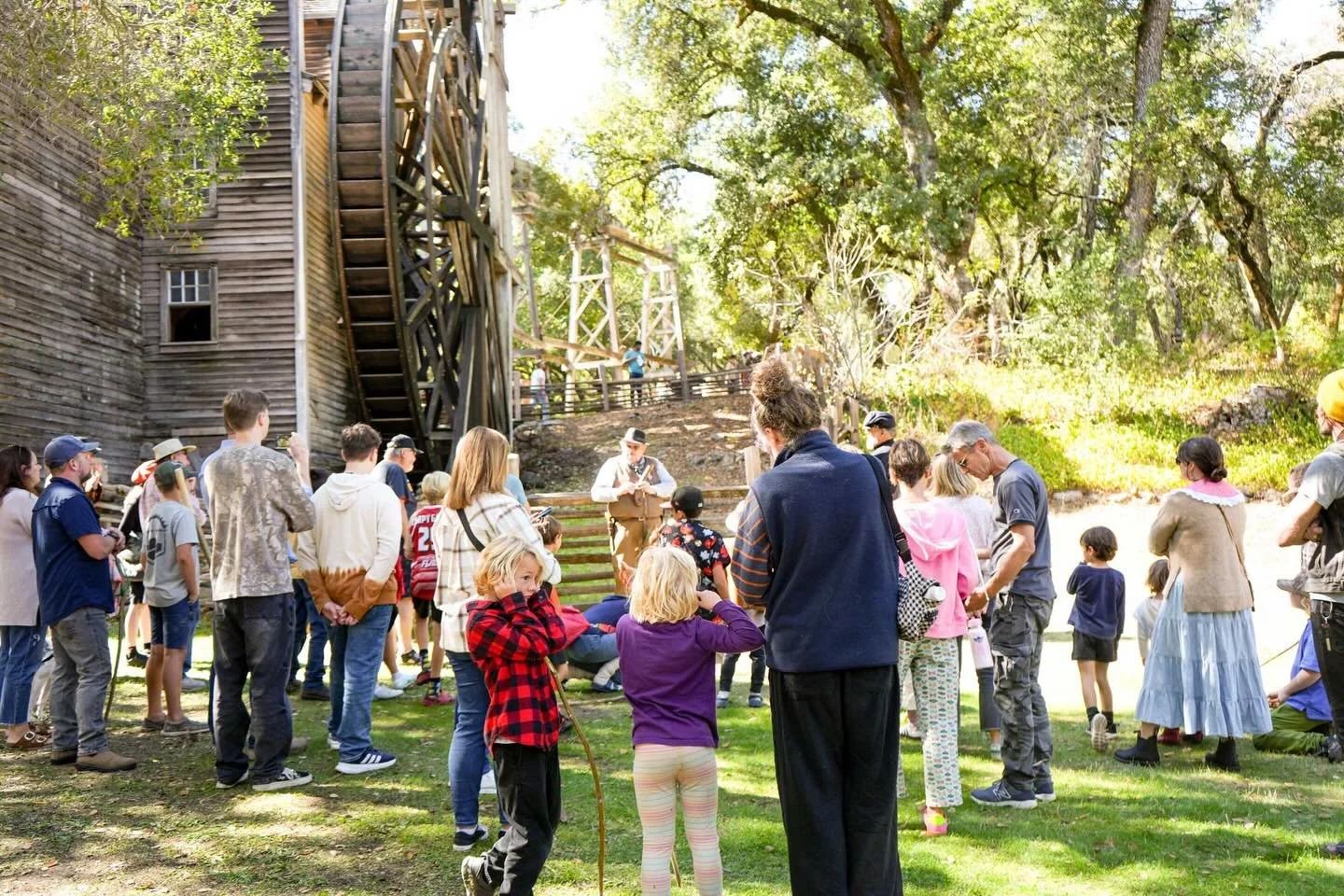 Happy&nbsp;Mill Monday🤎

There&rsquo;s something grounding about stepping inside the historic&nbsp;Bale Grist Mill State Historic Park&mdash; hearing the steady rhythm of the water wheel, watching grain turn to flour, and feeling connected to 180 ye