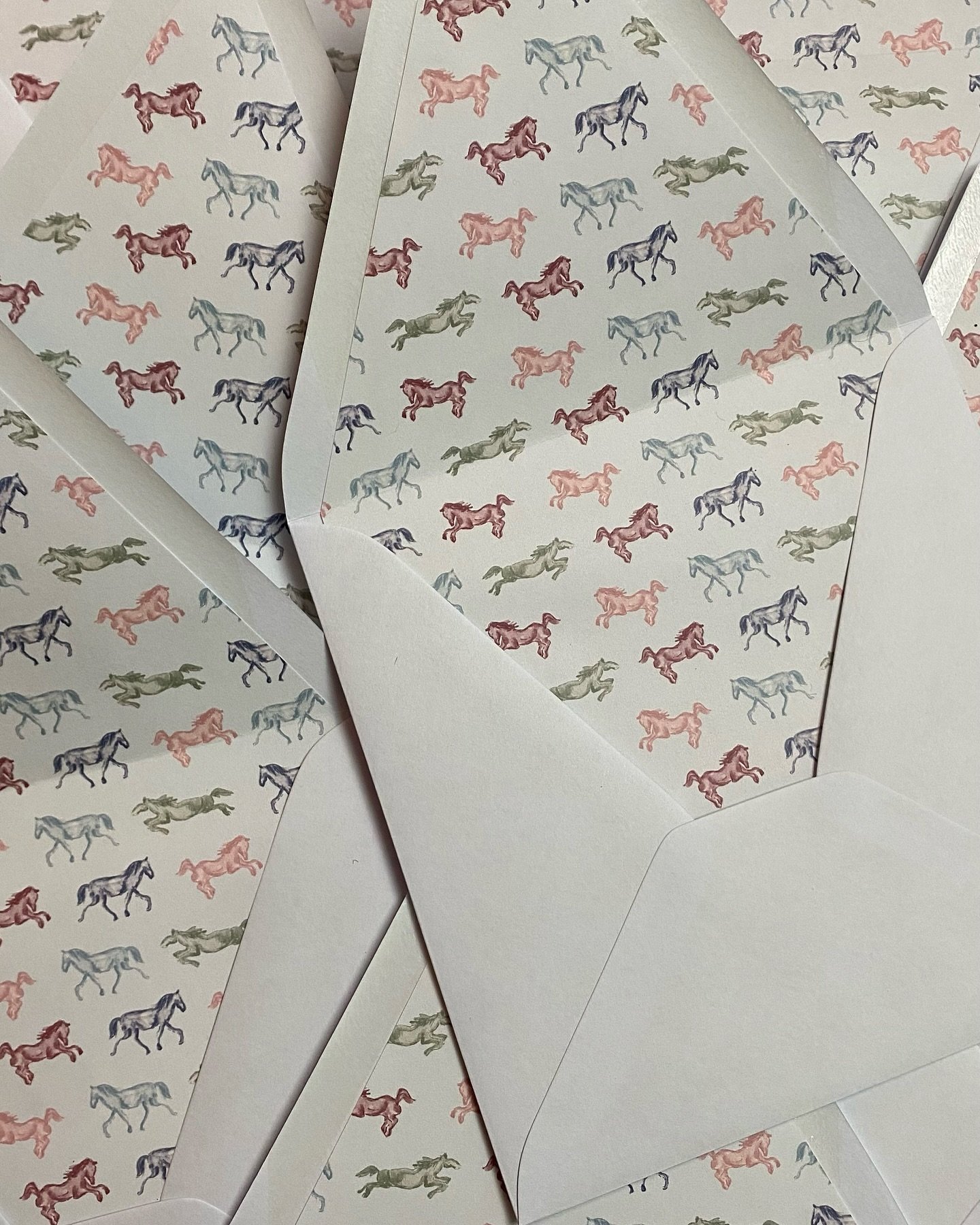 yeeeeeehaaaaawwwww! 

custom envelopes for the sweetest @lilysteigleman
