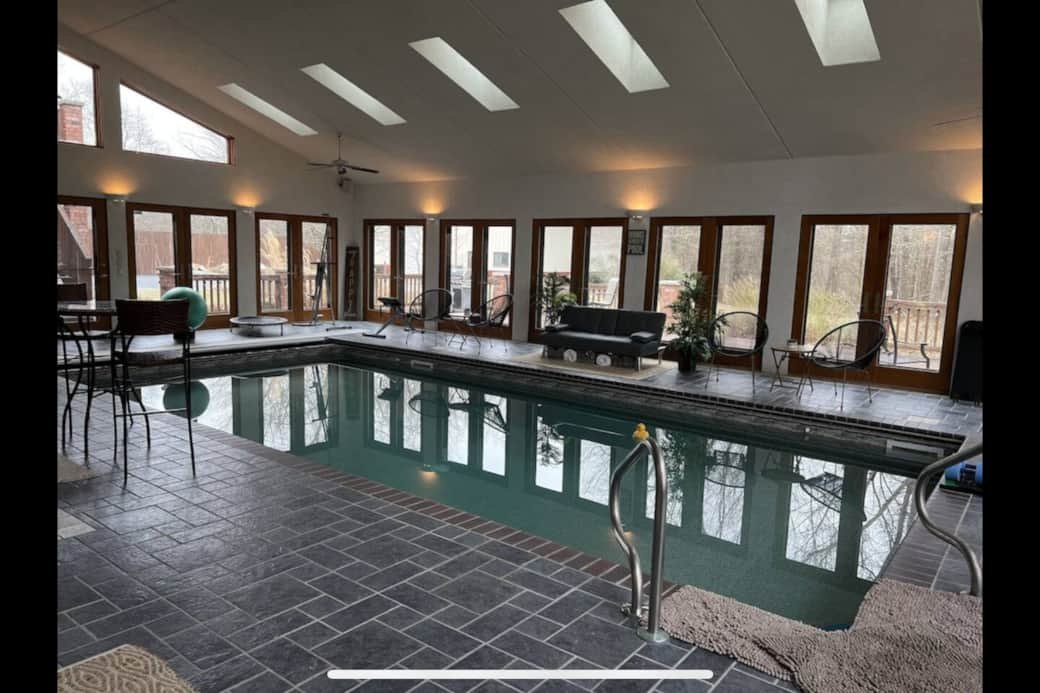 Pool.jpg