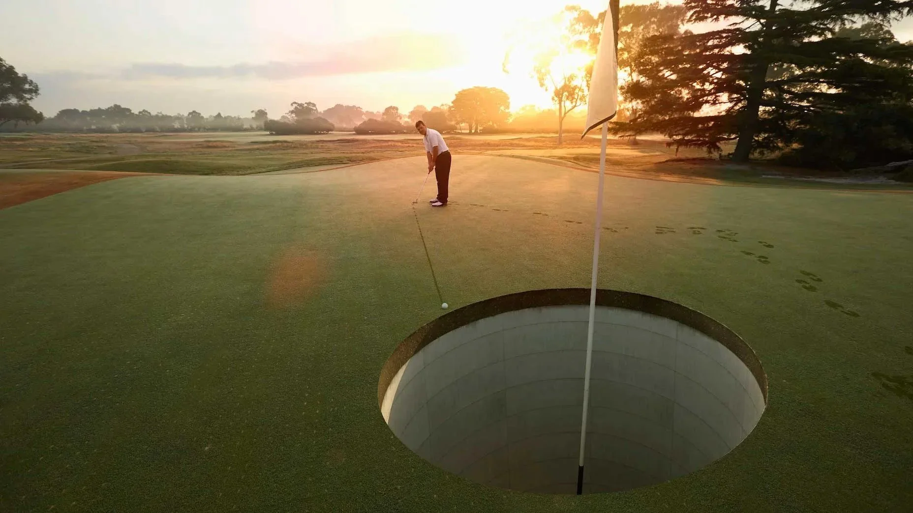 10 tips to help golfers make all their short putts