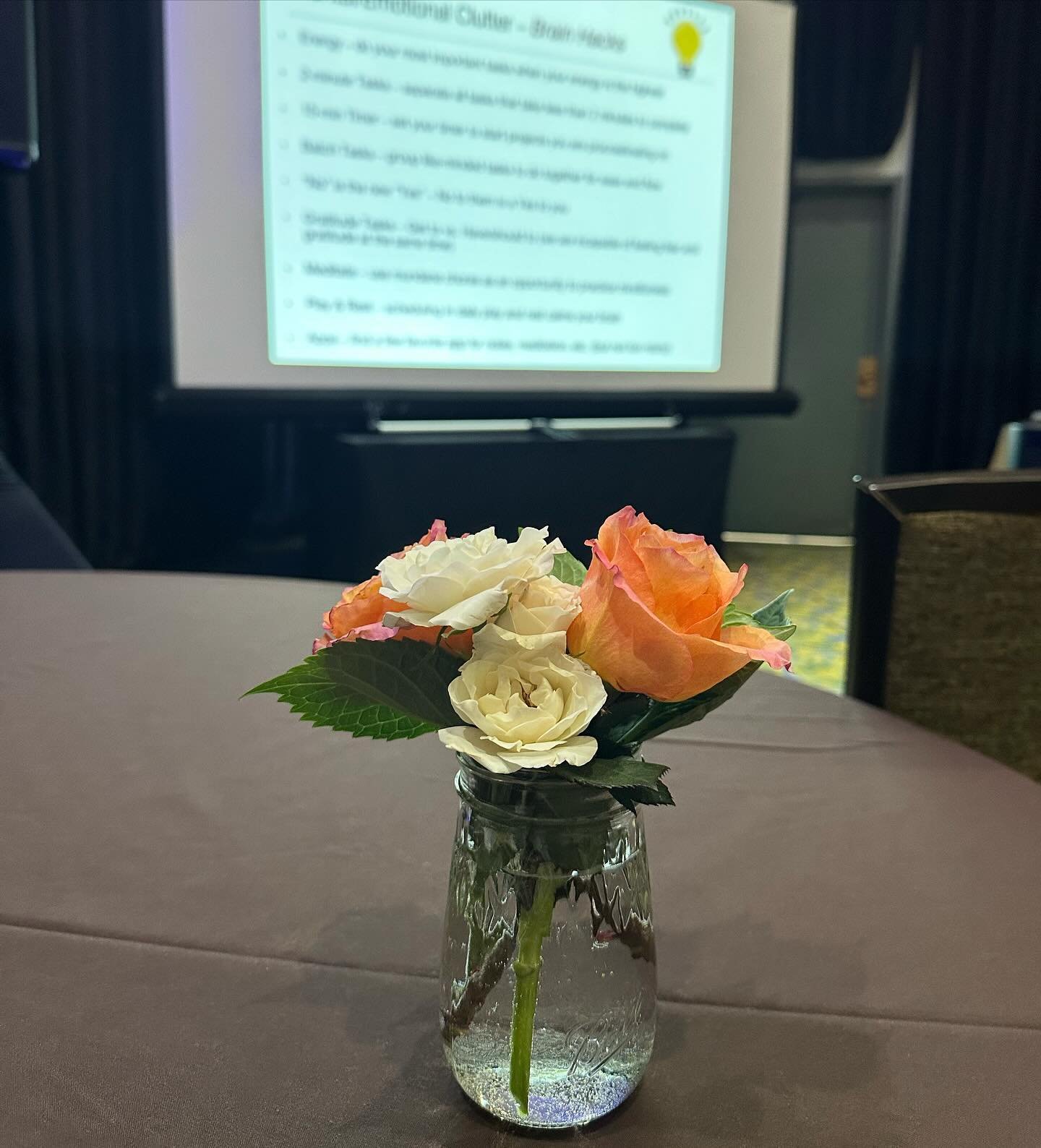 A beautiful bouquet to brighten the Emerald Bay Room at @harveystahoe while our community focuses on &ldquo;overcoming overwhelm&rdquo;. Thank you @bbaconbits for all of your insights and @cospirelaketahoe for bringing us all together and @bonanzaflo
