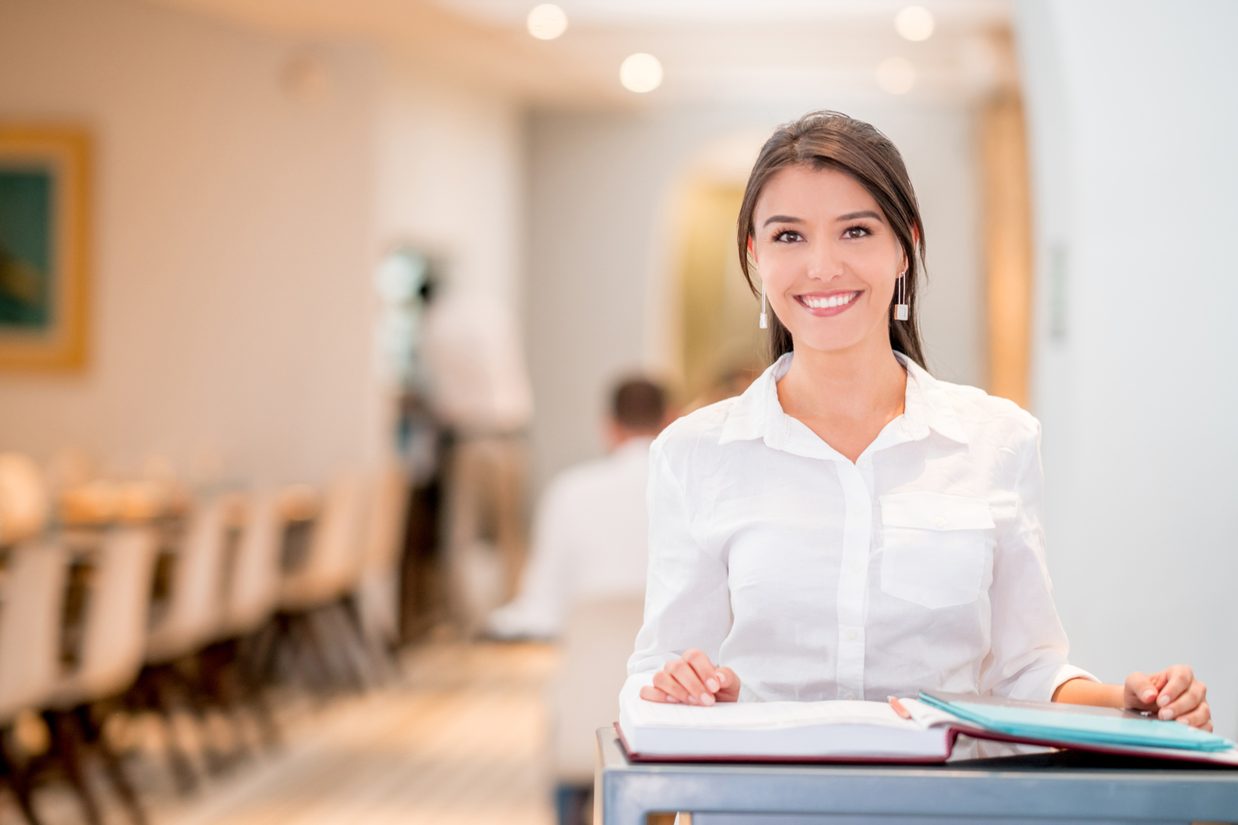 The New Hostess and the Unspoken Hierarchy