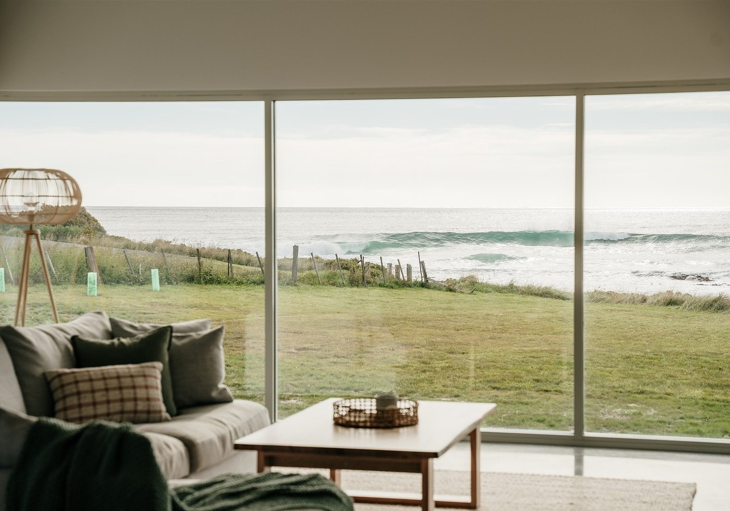 Enjoy the Tasman Sea from behind the glass in cosy comfort 🧺🧣☕️

Discounts apply on all winter bookings! Head to the link in bio.