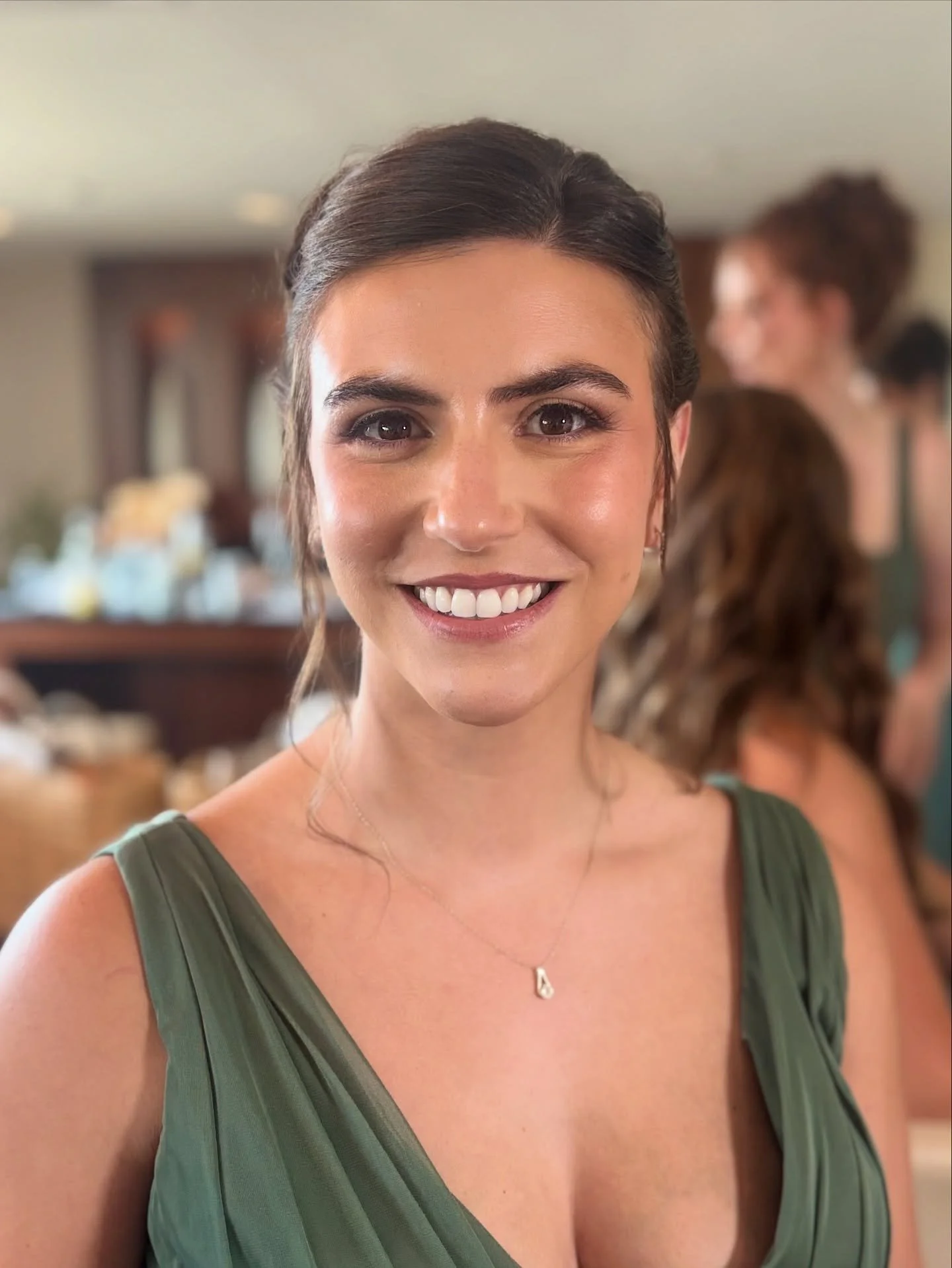 Laura ✨ 

Makeup by me for @blushandbraidsbeautybar (who also did hair!) 

#chicagomua #chicagomakeupartist #chicagobride #bridalmakeuplook #naturalbride #chicagomakeup #chicagophotographer #softglambride #softglam #naturalglam #naturalglambride #bri