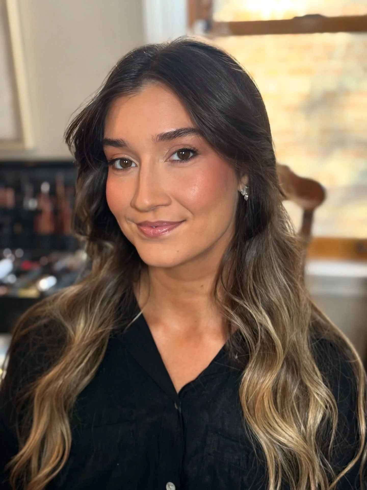 Golden glam on the beautiful @repetny ✨ 

Hair by @shan_tranquility 

#chicagomua #chicagomakeupartist #bridalmakeupartist #chicagobride #chicagomakeup #illinoisbride #2026bride #2027bride #bridesmaidglam #softglam #naturalglam #chicagoweddingplanner