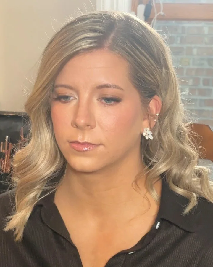 Lena ✨@dee_reynolds1 

Hair by @shan_tranquility 

#chicagomua #chicagomakeupartist #bridalmakeupartist #chicagobride #chicagomakeup #illinoisbride #2026bride #2027bride #bridesmaidglam #softglam #naturalglam #chicagoweddingplanner #chicagoweddings