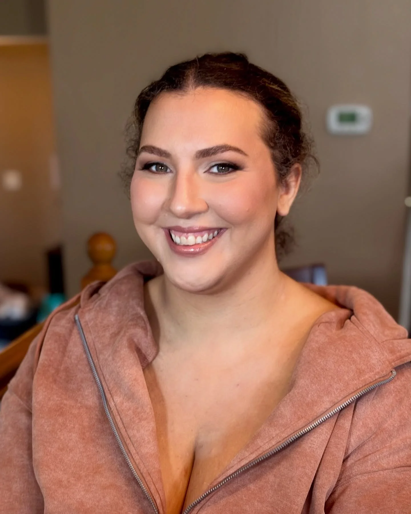 Bridesmaid glam ✨

Skin:
@paulaschoice liquid exfoliant 
@laneige_us cream skin
@embryolisseusa cream concentrate

Face:
@narsissist radiant longwear
@natashadenona hyglam concealer
@makeupbymario cream contour
@danessamyricksbeauty balm contour
@ben