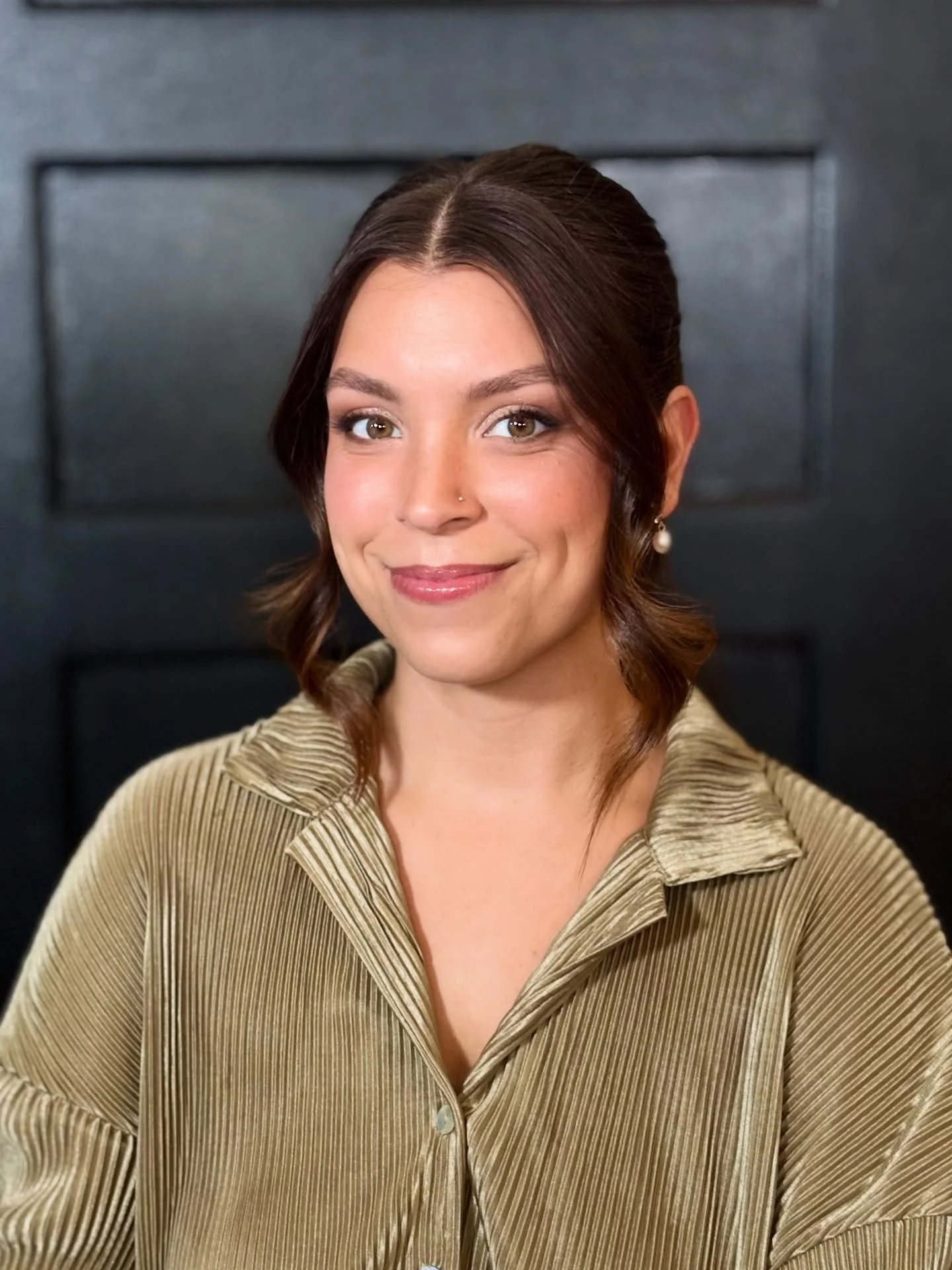 Kayla ✨ 

Skin:
@paulaschoice liquid exfoliant
@laneige_us cream skin and lip mask
@embryolisseusa cream concentrate
@bobbibrown eye base
@isamayabeauty color correcting serum

Face:
@makeupforever foundation
@hauslabs concealer
@hudabeauty color cor