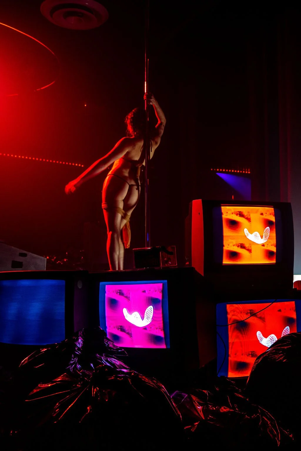 BANANA SPLIT: DEAD2ME(2)