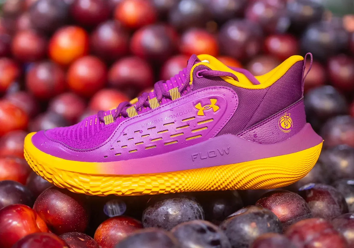 kelsey-plum-ua-breakthru-5-plum-2.webp