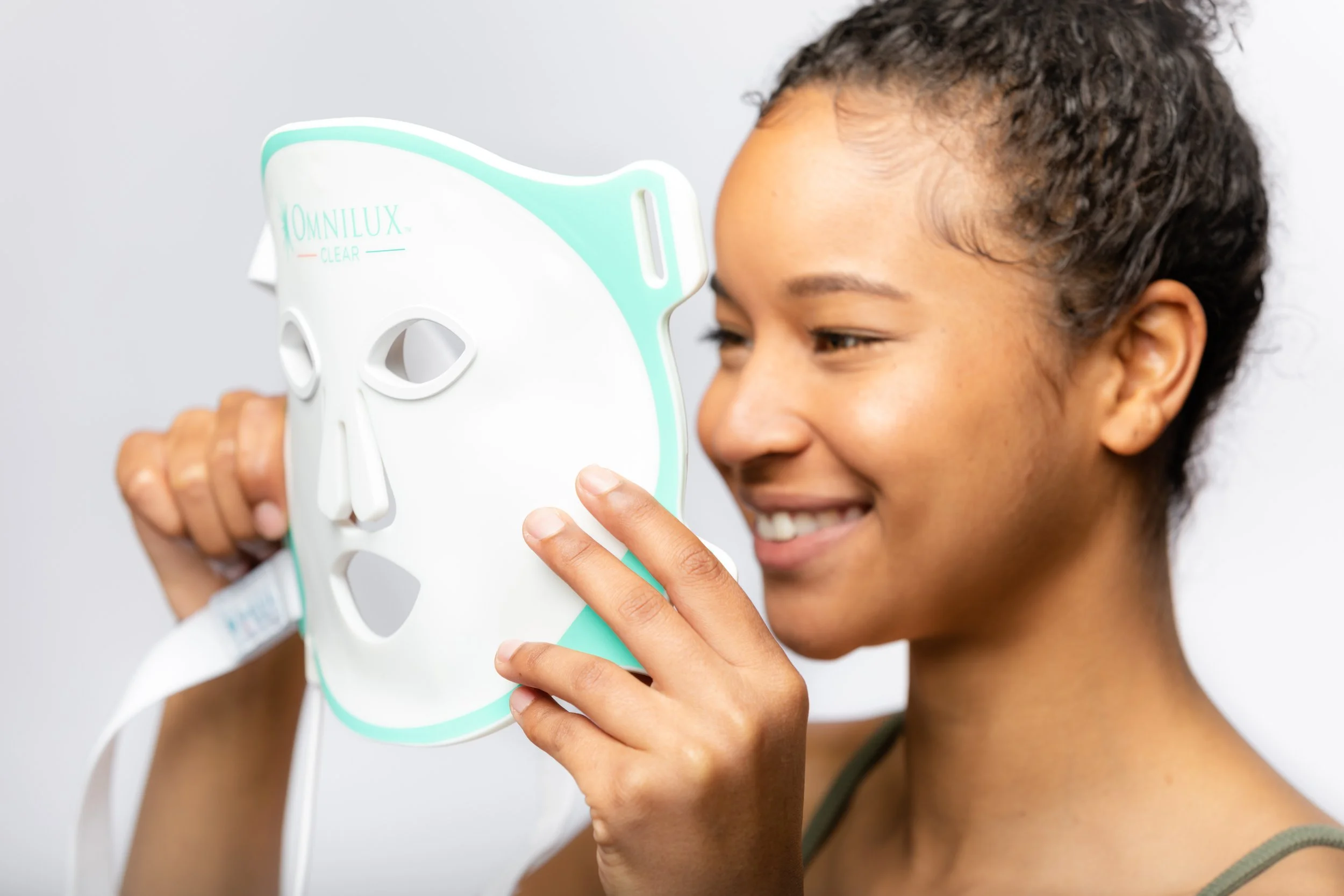Omnilux_AprilShoot_Studio_Clear-95.jpg