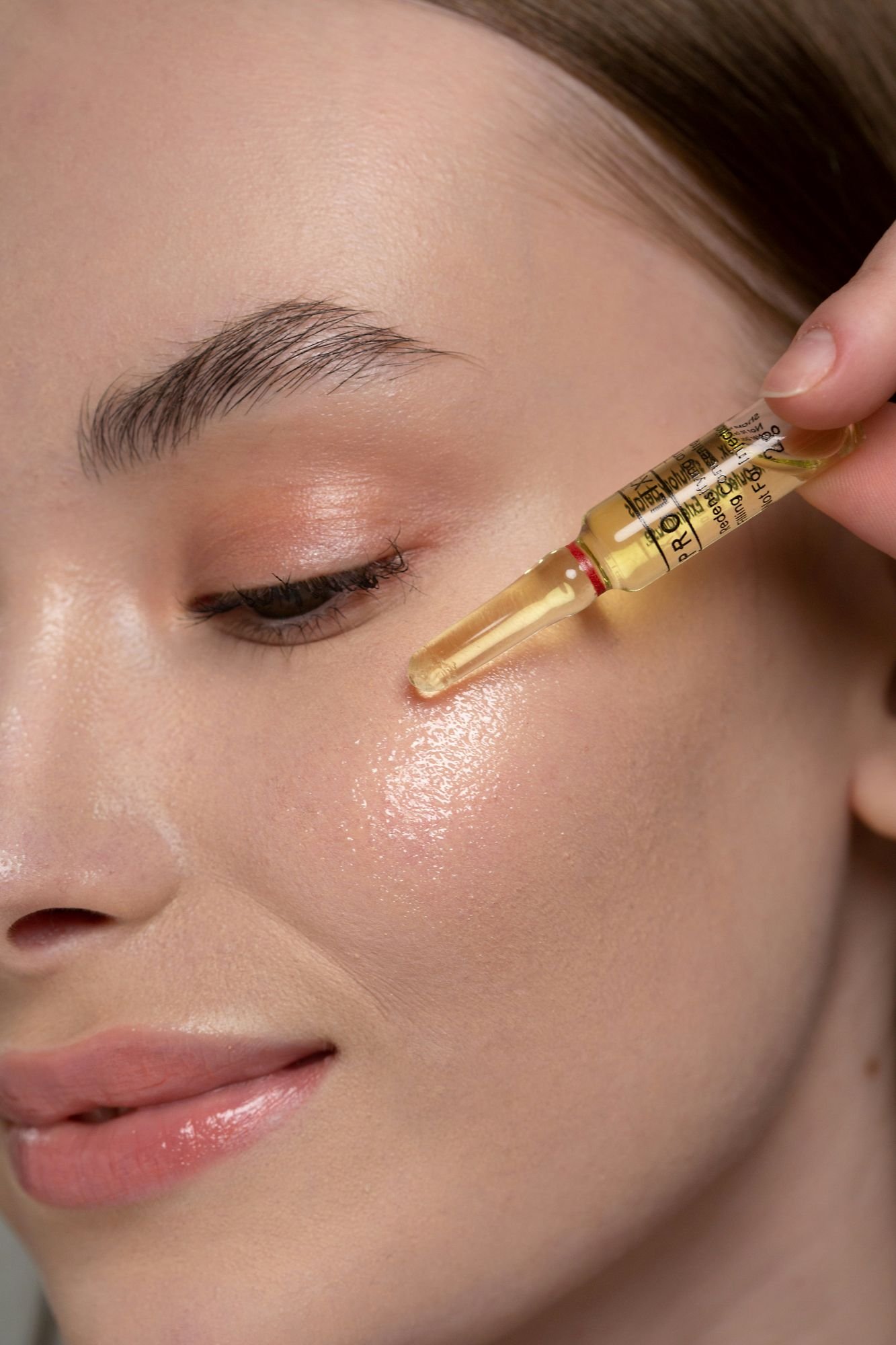 How to Make a Skincare Brand Look Luxury (A 2026 Perspective)