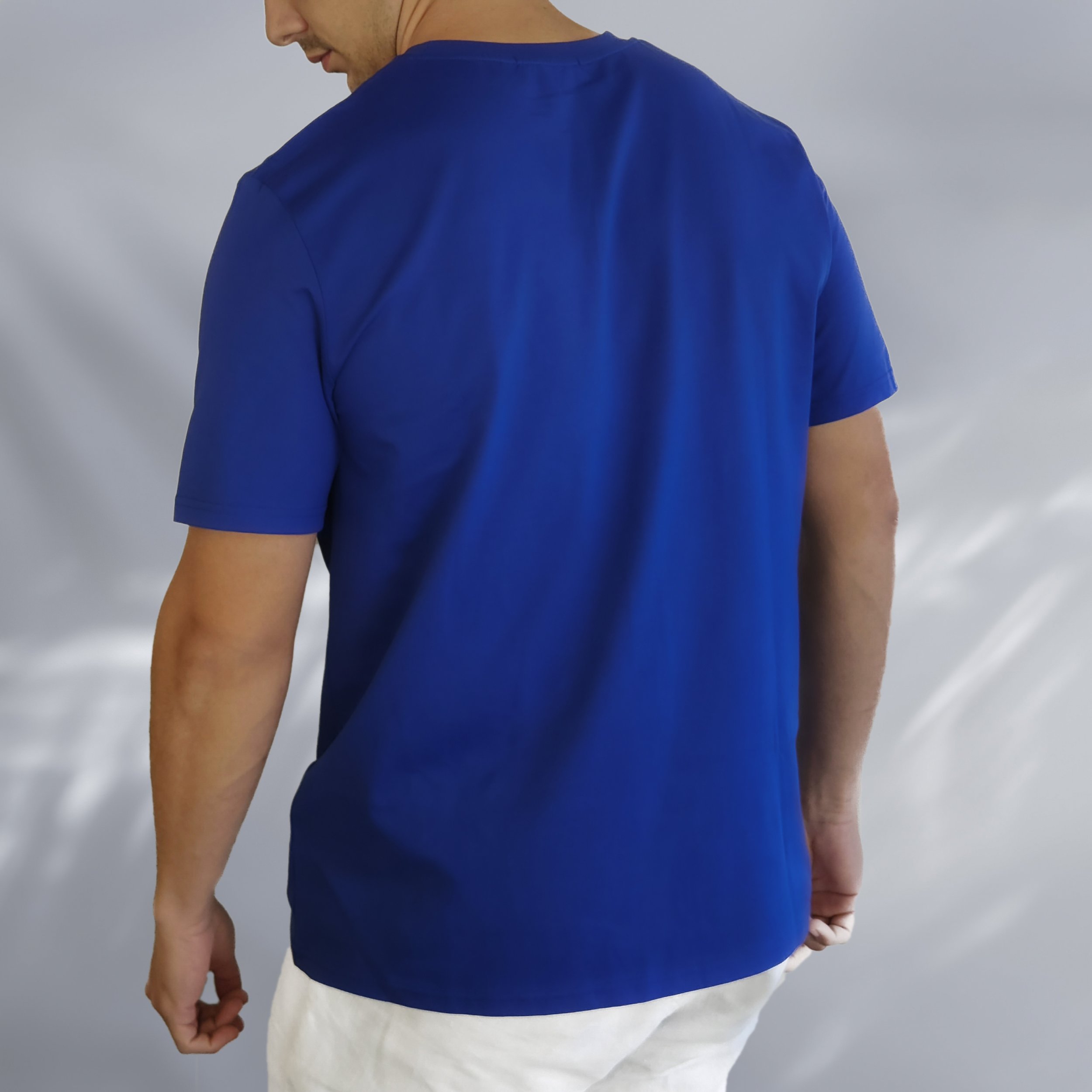 minimal-royal-blue-back.jpg