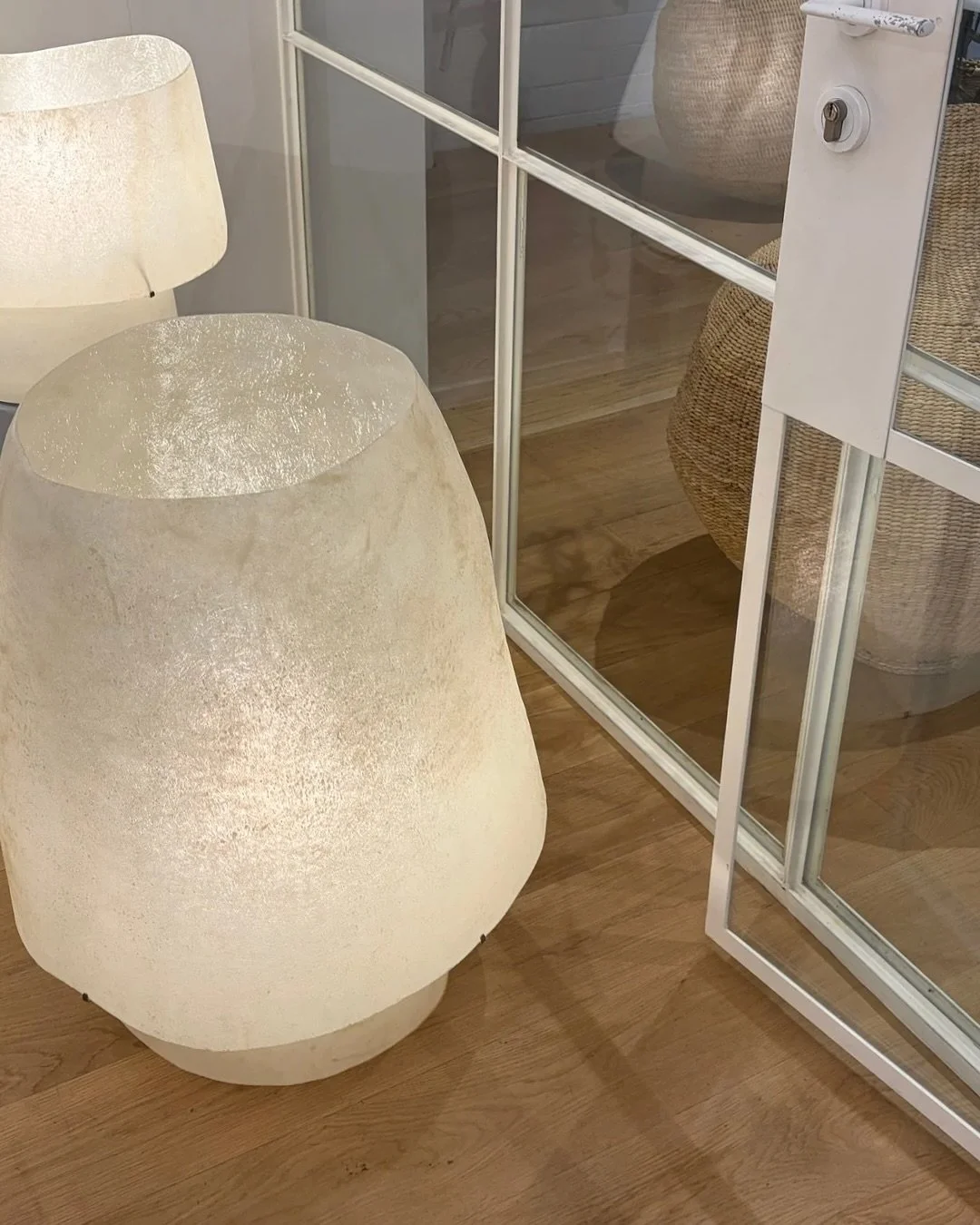 Life outside of work (ok a lil bit of work) lately 🕊️
1. The way my jaw dropped when I saw these lights in @pan_after Beautifully sourced objects I haven’t seen anywhere else
2. Cost per wear on these CR pants = literal cents. Tall gals, the