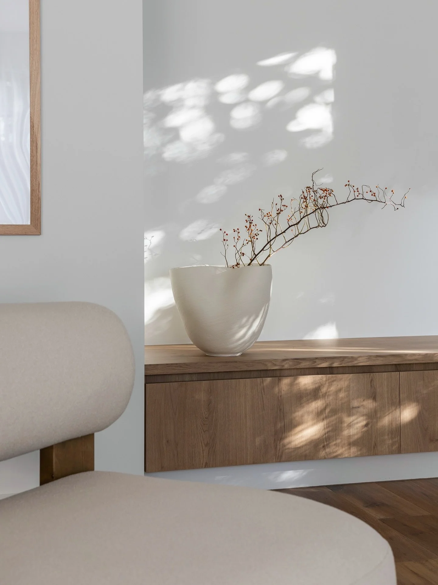 Always chasing that beautiful dappled light on location.   Photography for @cocorepublic @the_artisan_styling_co_  

#melbournephotographer #melbourneinteriordesign #freelancephotographer #canon #interiorphotography #interiordesign #CanonAustralia #m