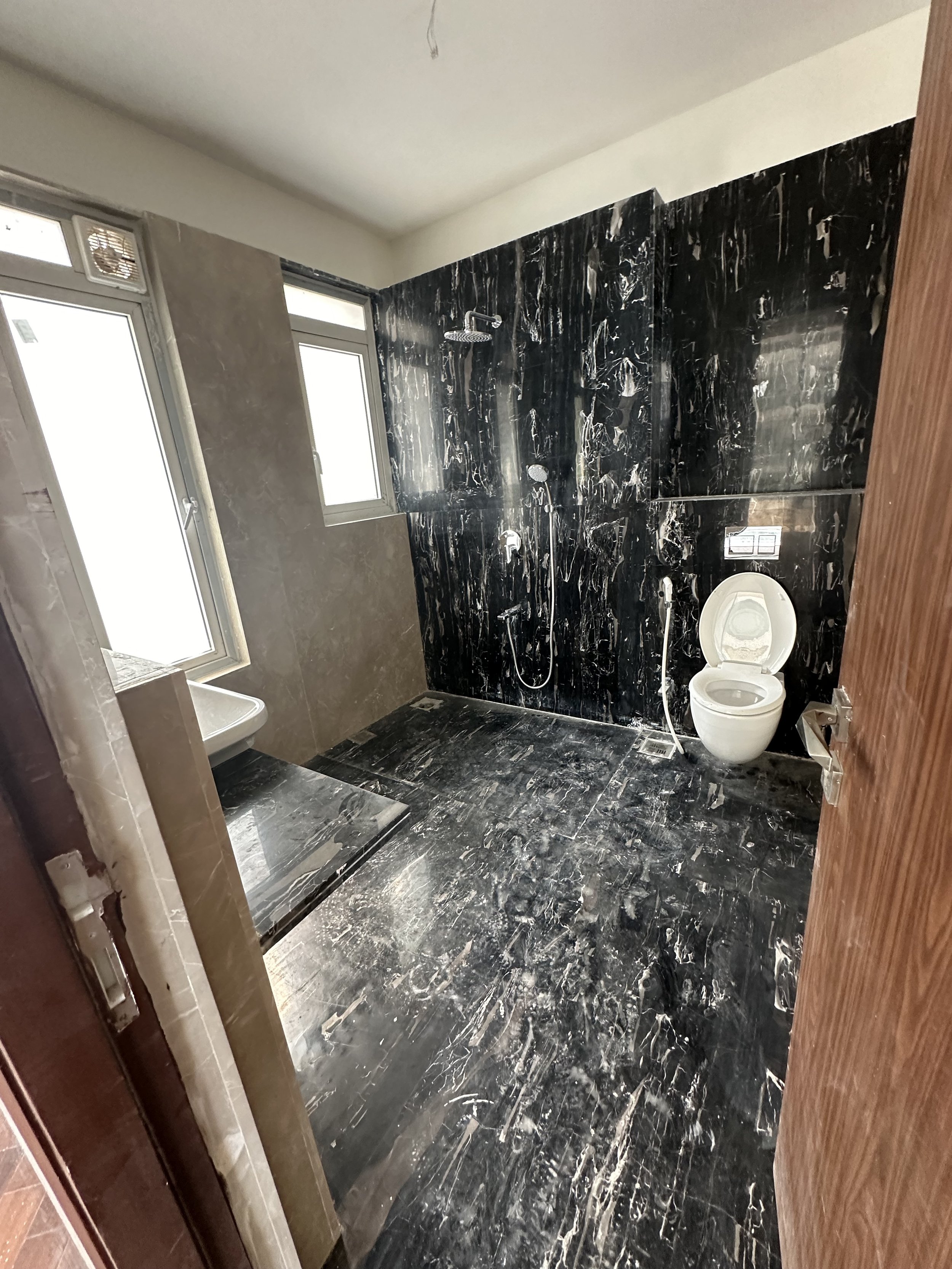 Bathroom 1.jpg