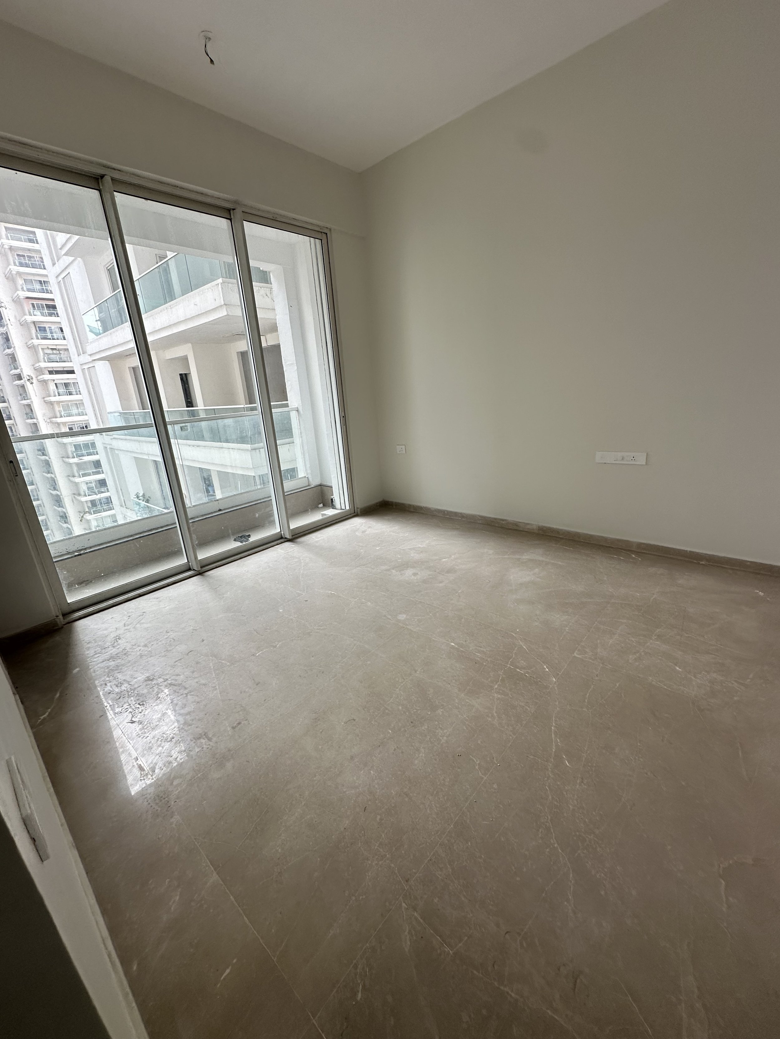 Room 1.jpg
