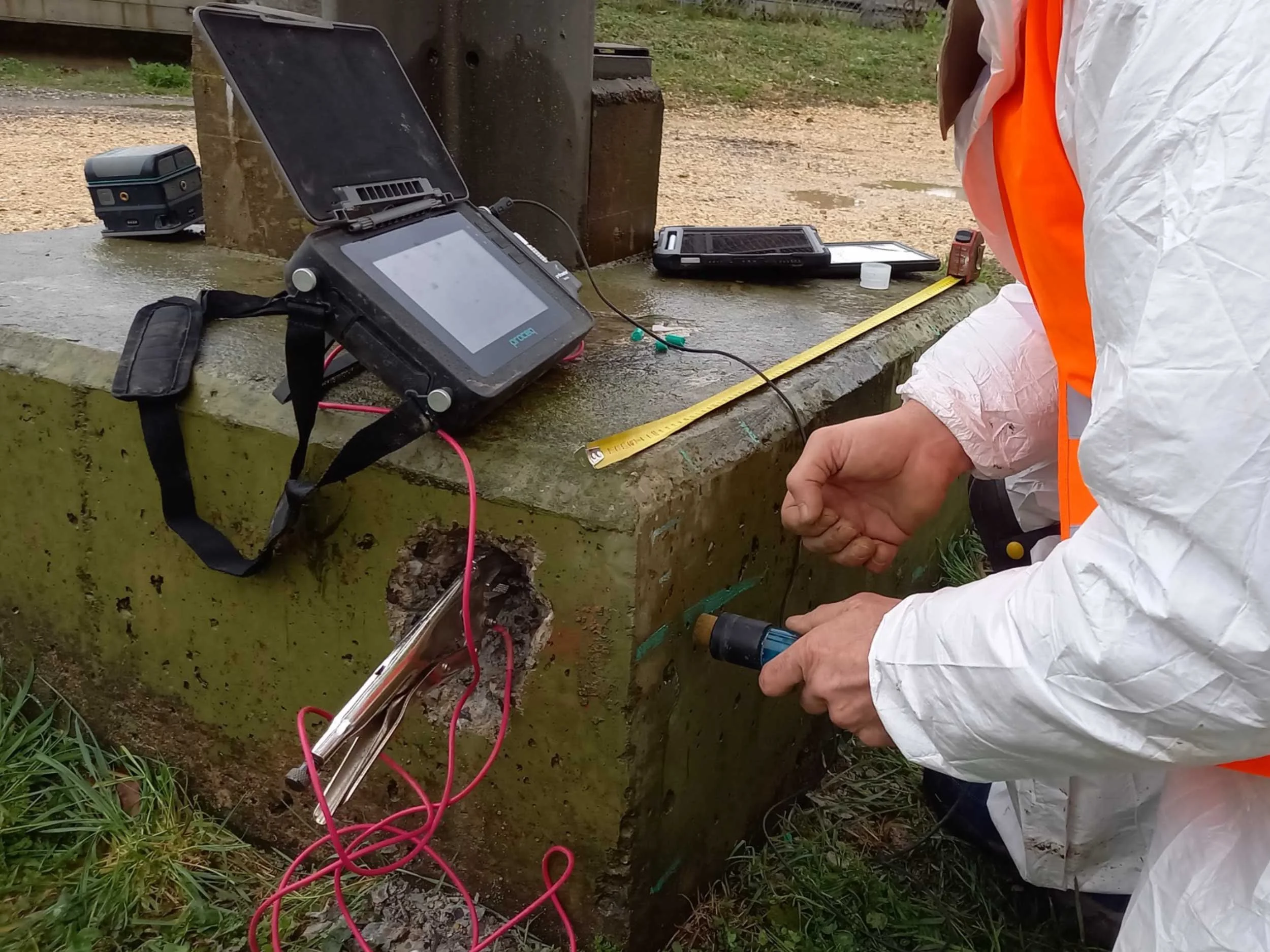 Profometer Corrosion - corrosion potential measuring device (HCP)Evaluation of likelihood of ongoing corrosion.