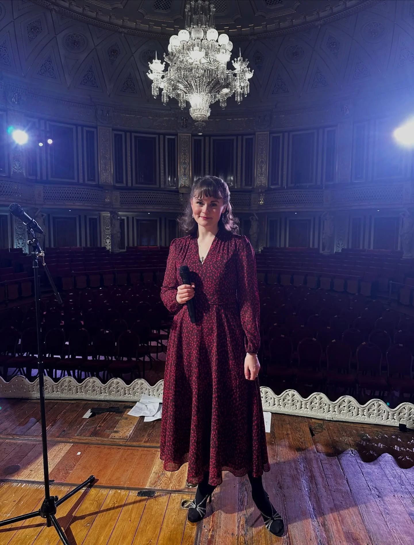 What an honour it was to be Guest Soloist for the @roycastlelungcancer Lights of Hope Service today @stgeorgeshall_liverpool ❤️ Hearing inspirational stories from patients and their familiars to special words from nurses and the charity&rsquo;s chief